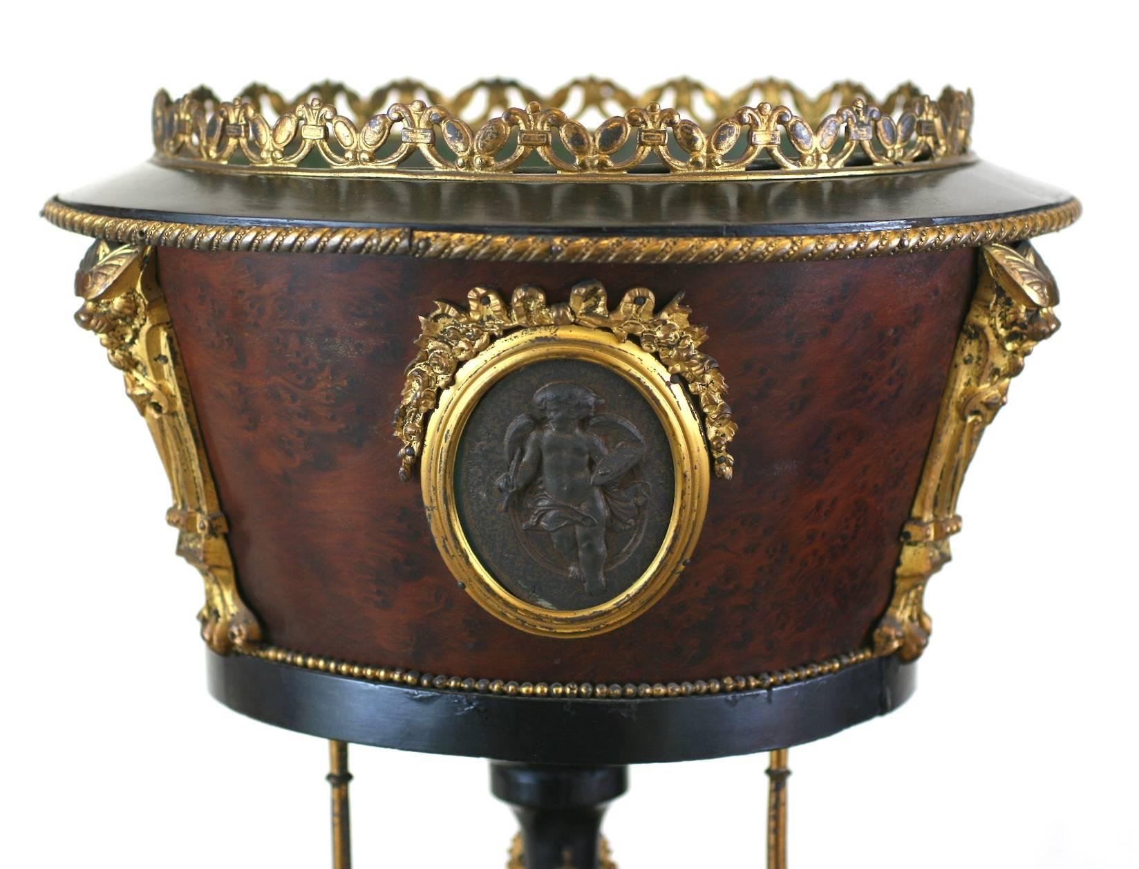 Piantana di felci decorata Napoleone III In condizioni ottime in vendita a Riverdale, NY