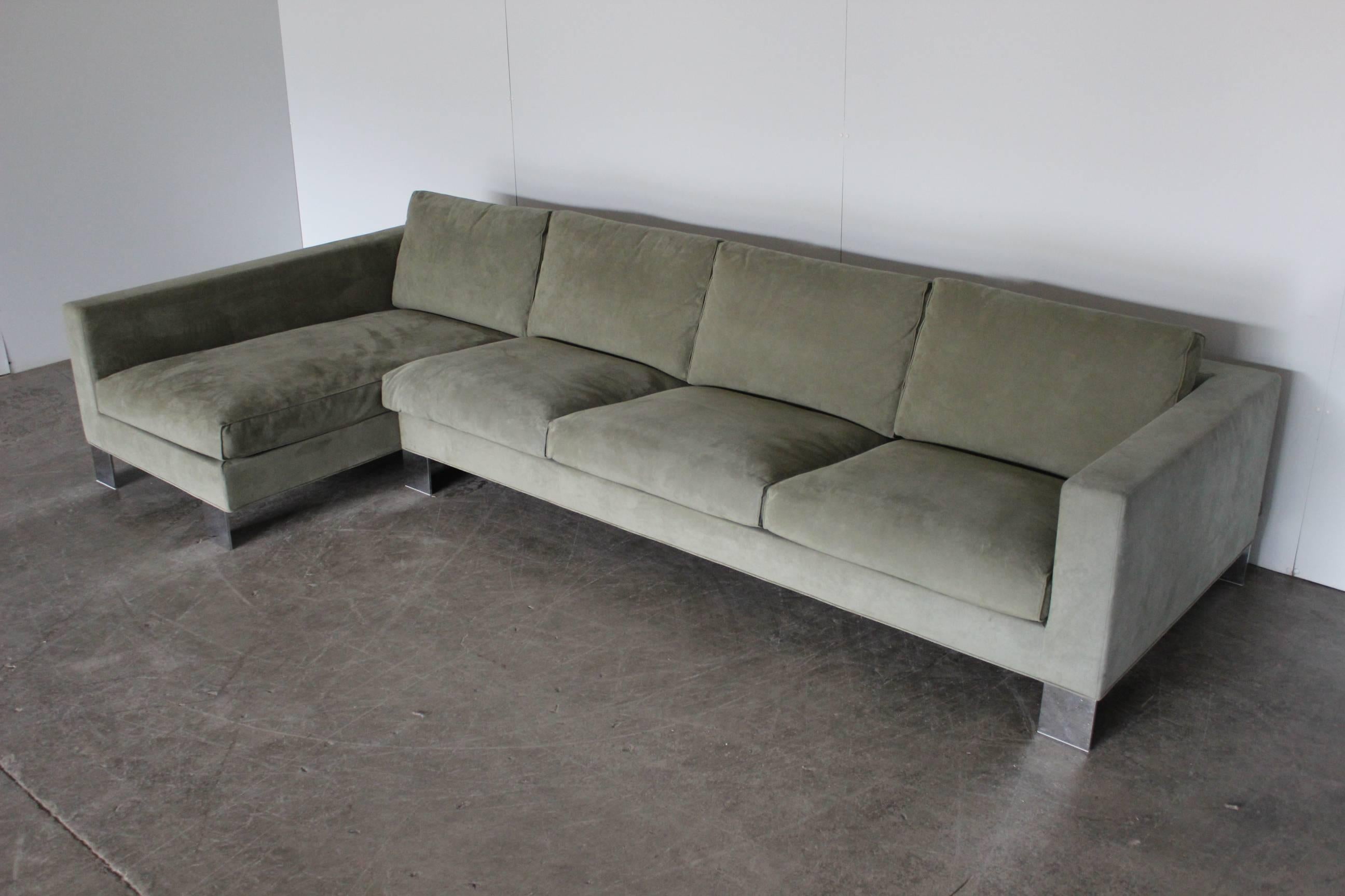 Minotti Pollock: Viersitzer-Sofa in L-Form in Salvia Alcantara, Rodolfo Dordoni im Zustand „Hervorragend“ in Barrowford, GB