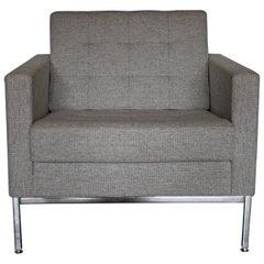 Knoll Studio „Florence Knoll“ Loungesessel aus mittlerer grauer Wolle