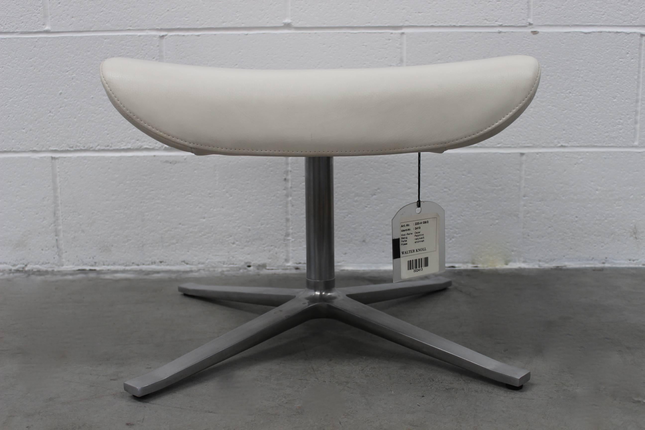 Walter Knoll Oscar-Sessel und Hocker aus cremefarbenem Leder von PearsonLloyd 1