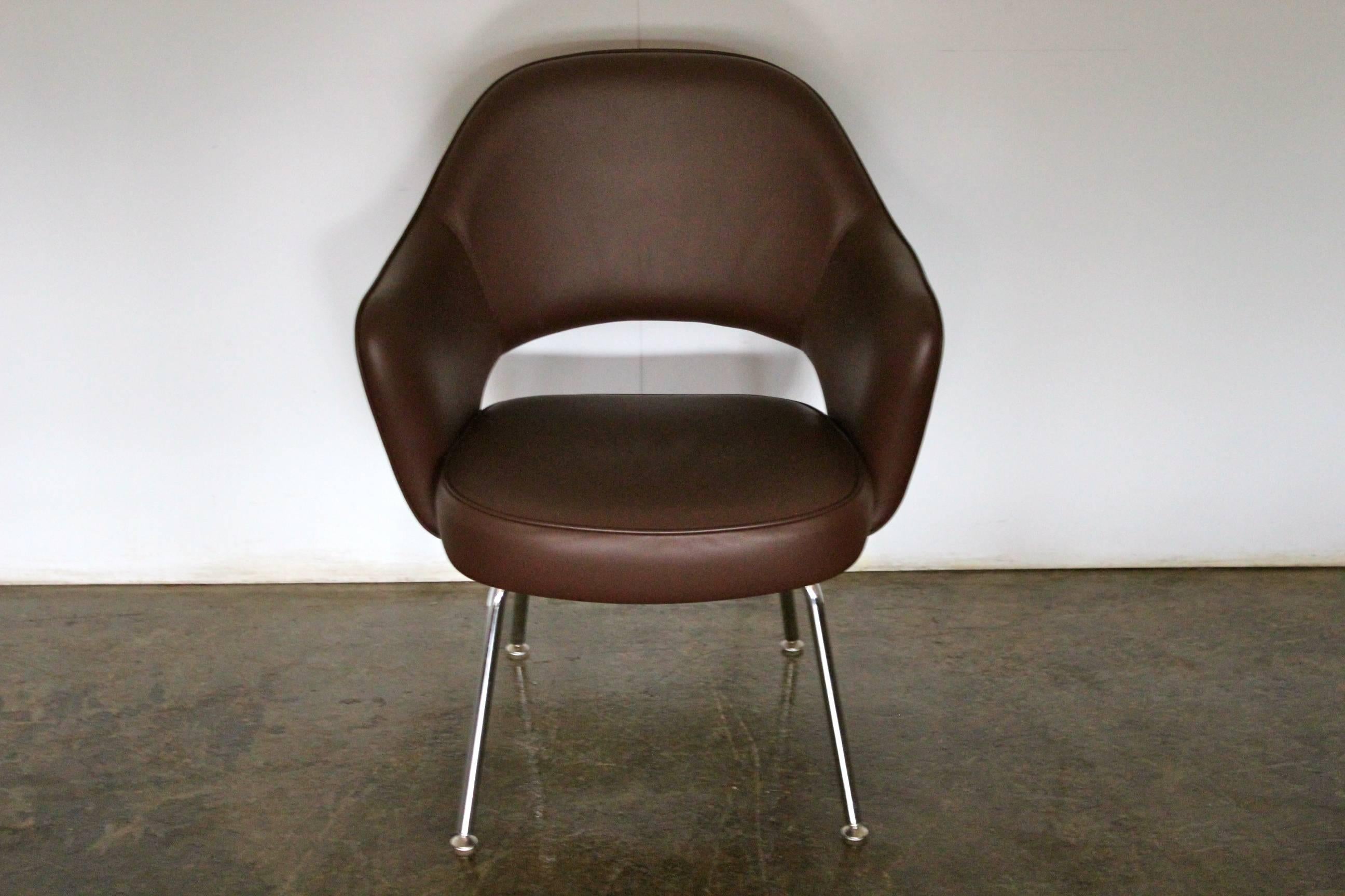 Modern Knoll Studio “Saarinen Executive” Armchair in “Volo” Brown Leather For Sale