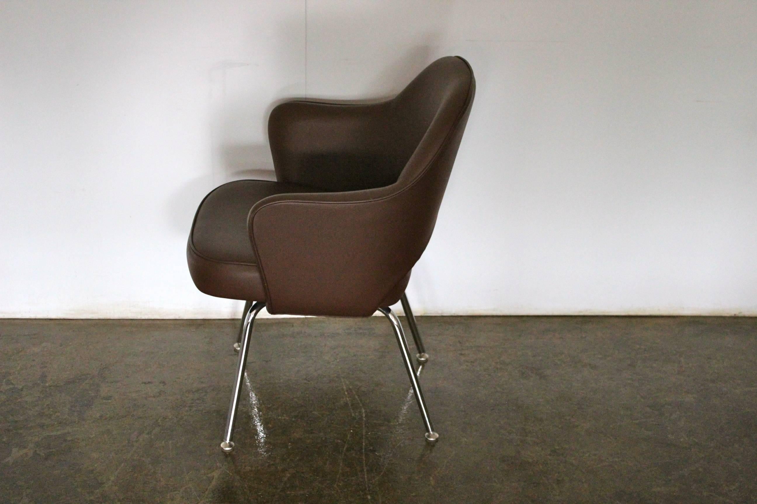 Hand-Crafted Knoll Studio “Saarinen Executive” Armchair in “Volo” Brown Leather For Sale