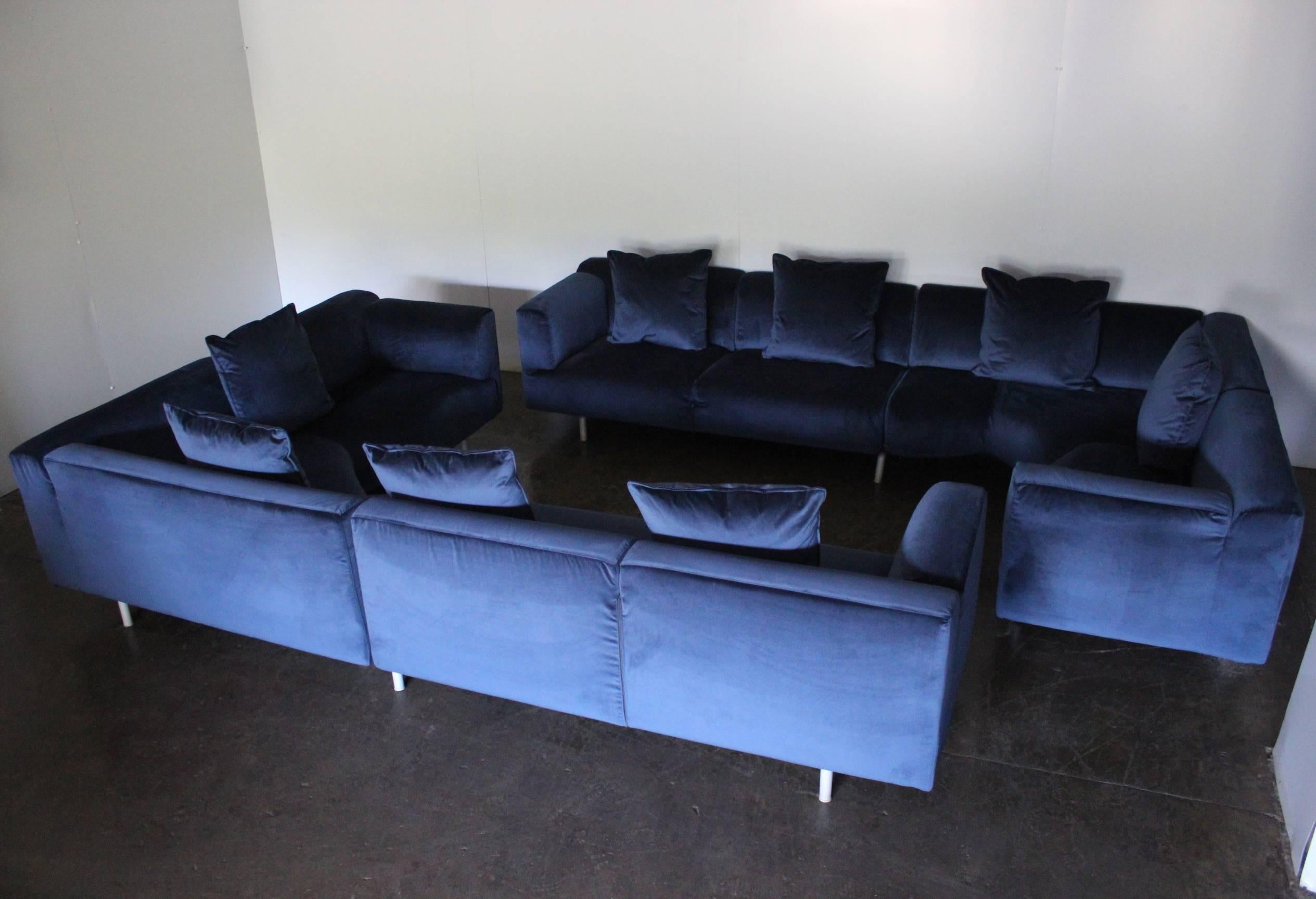 Contemporary Cassina “250 Met” L-Shape Sectional Sofa in Navy Blue Velvet For Sale