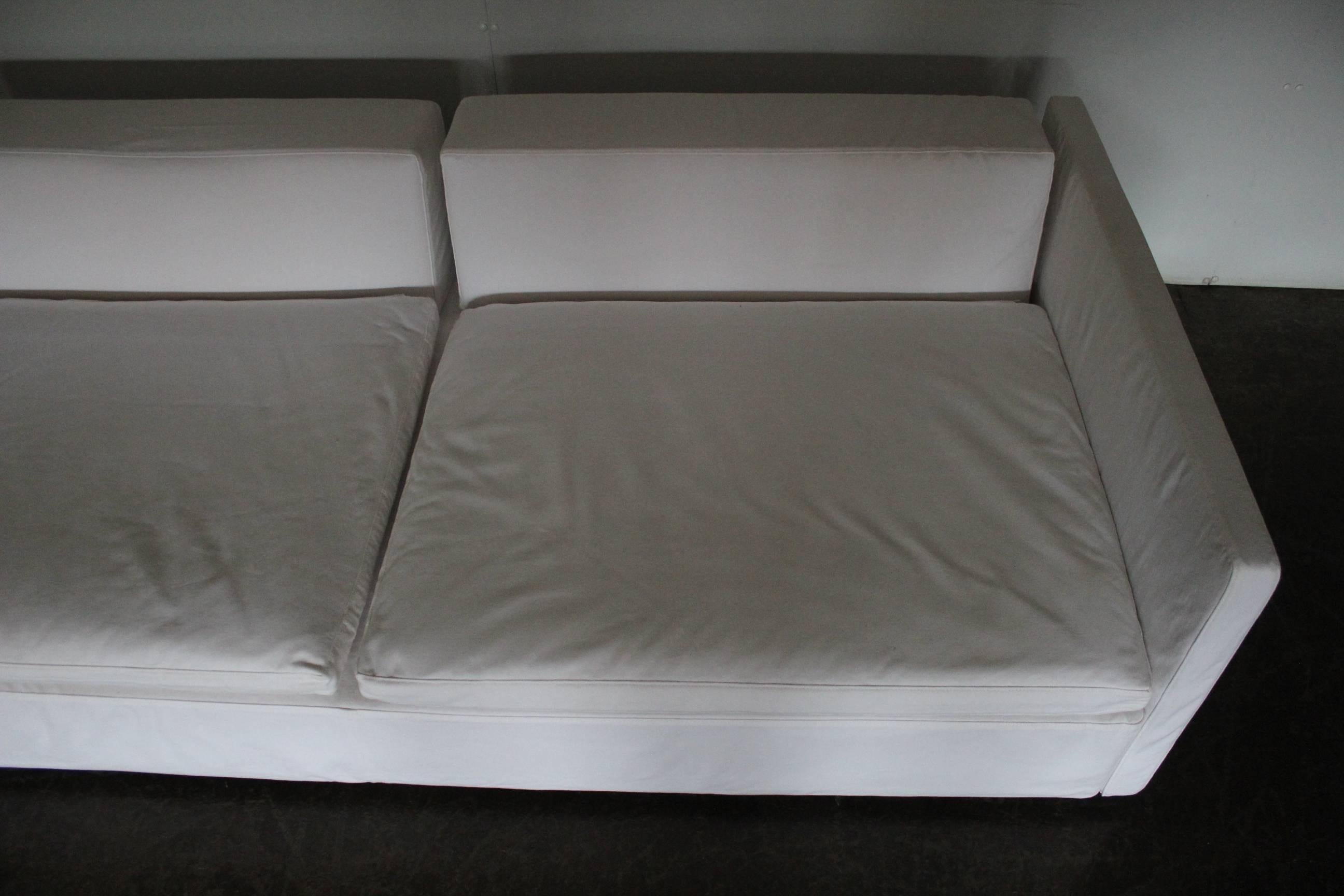 Flexform “Resort” Large Three-Seat Sofa in White Woven-Linen Fabric In Good Condition In Barrowford, GB