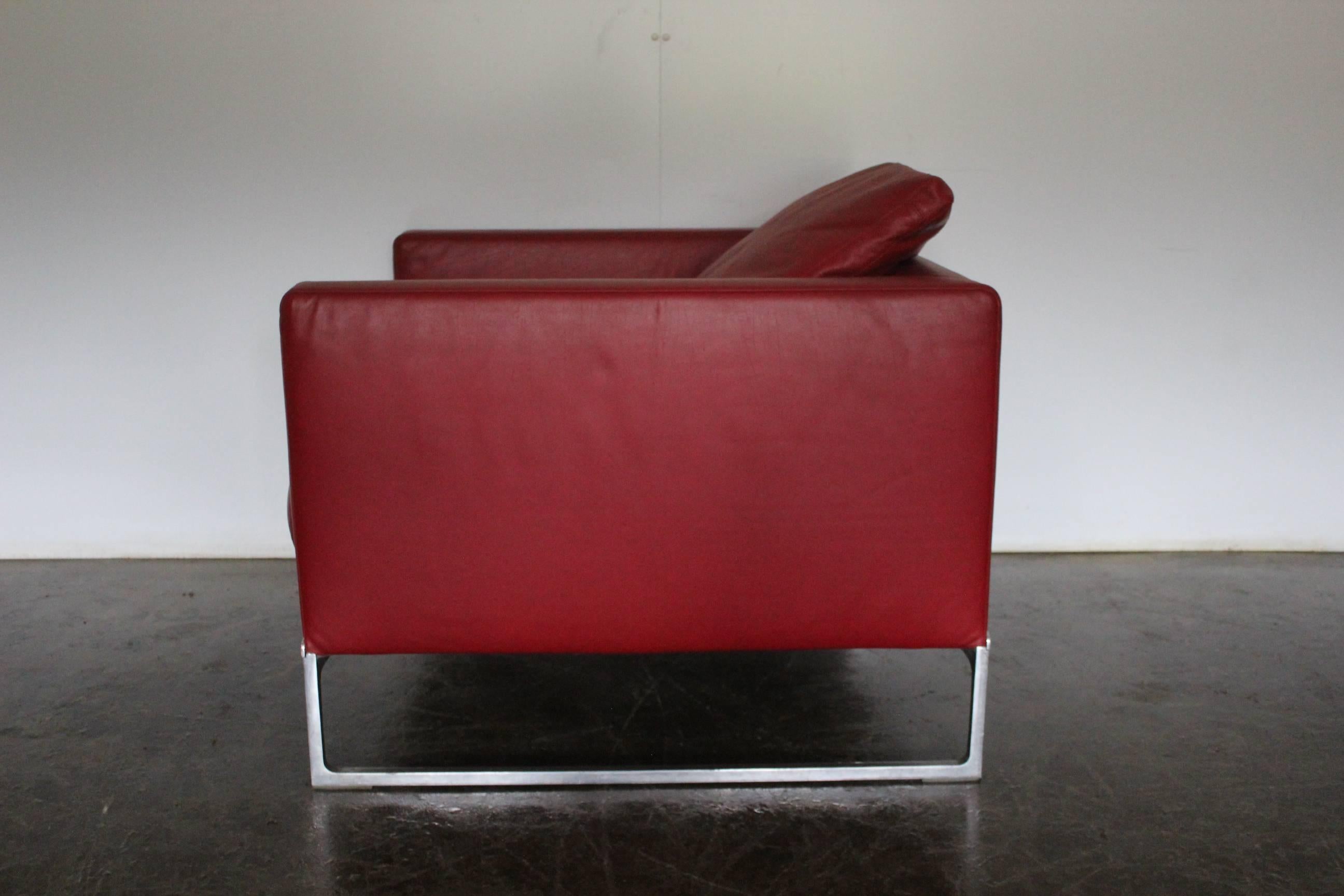 B&B Italia “Tight” Large Armchair in “Gamma” Red Leather In Excellent Condition In Barrowford, GB