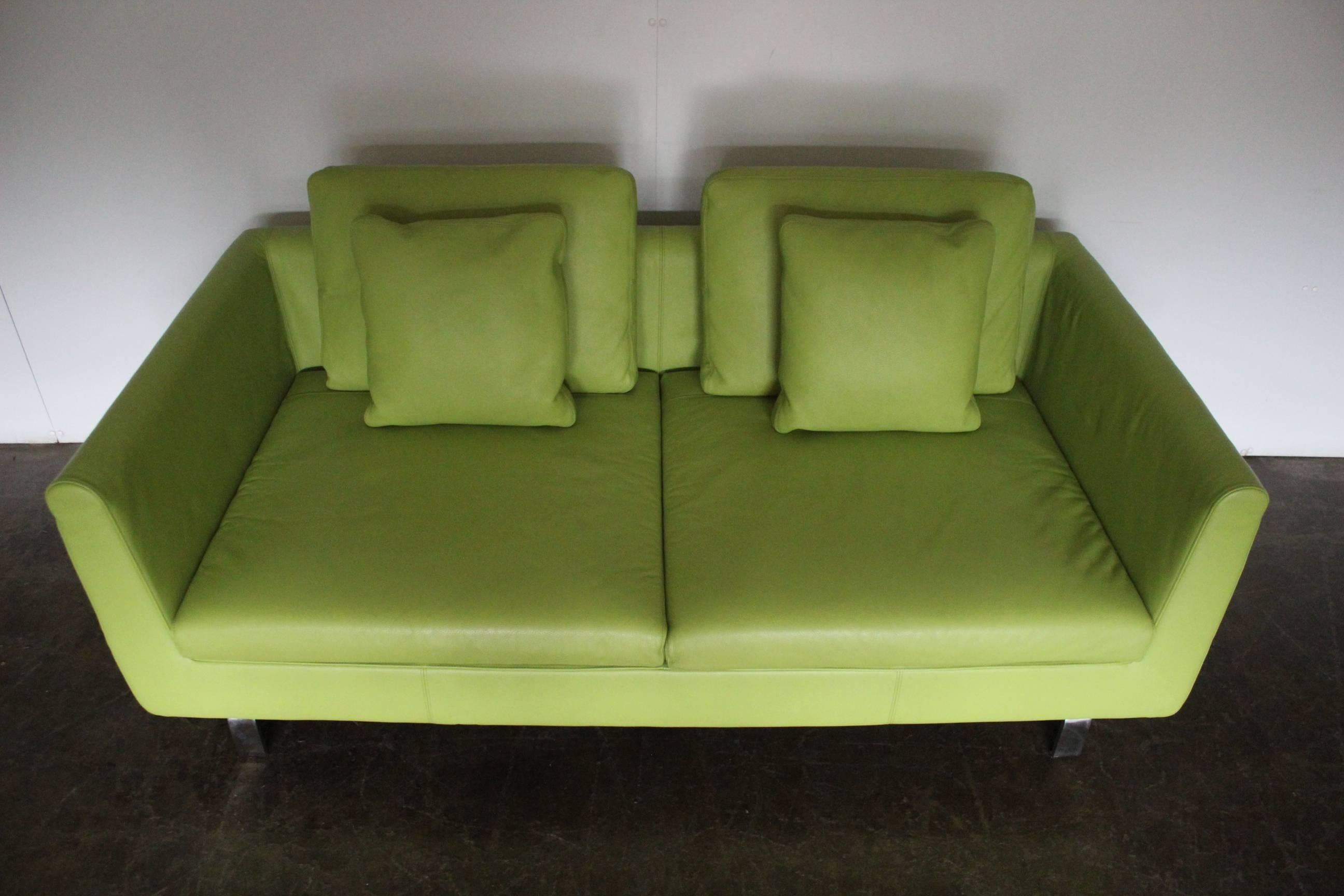 Pair of Walter Knoll 2.5-Seat Sofa in Pristine Lime-Green “Pelle” Leather 1