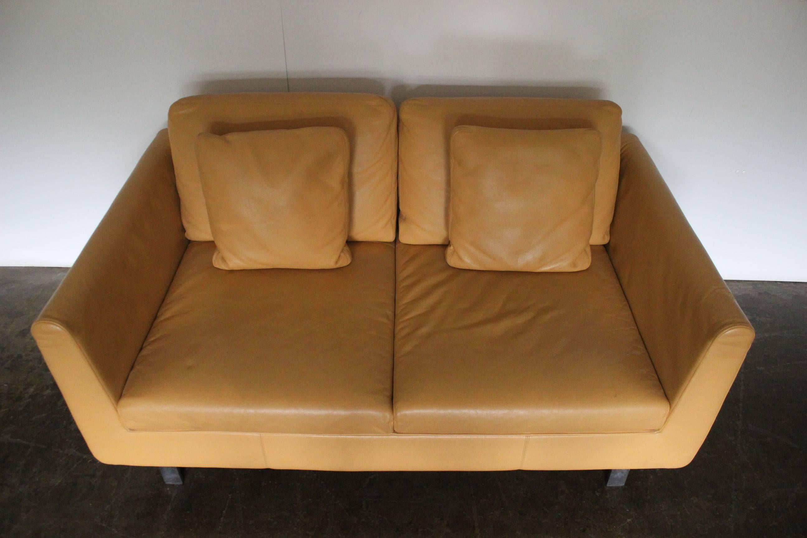 Pair of Walter Knoll Two-Seat Sofas in Pristine Pale-Tan Leather 2