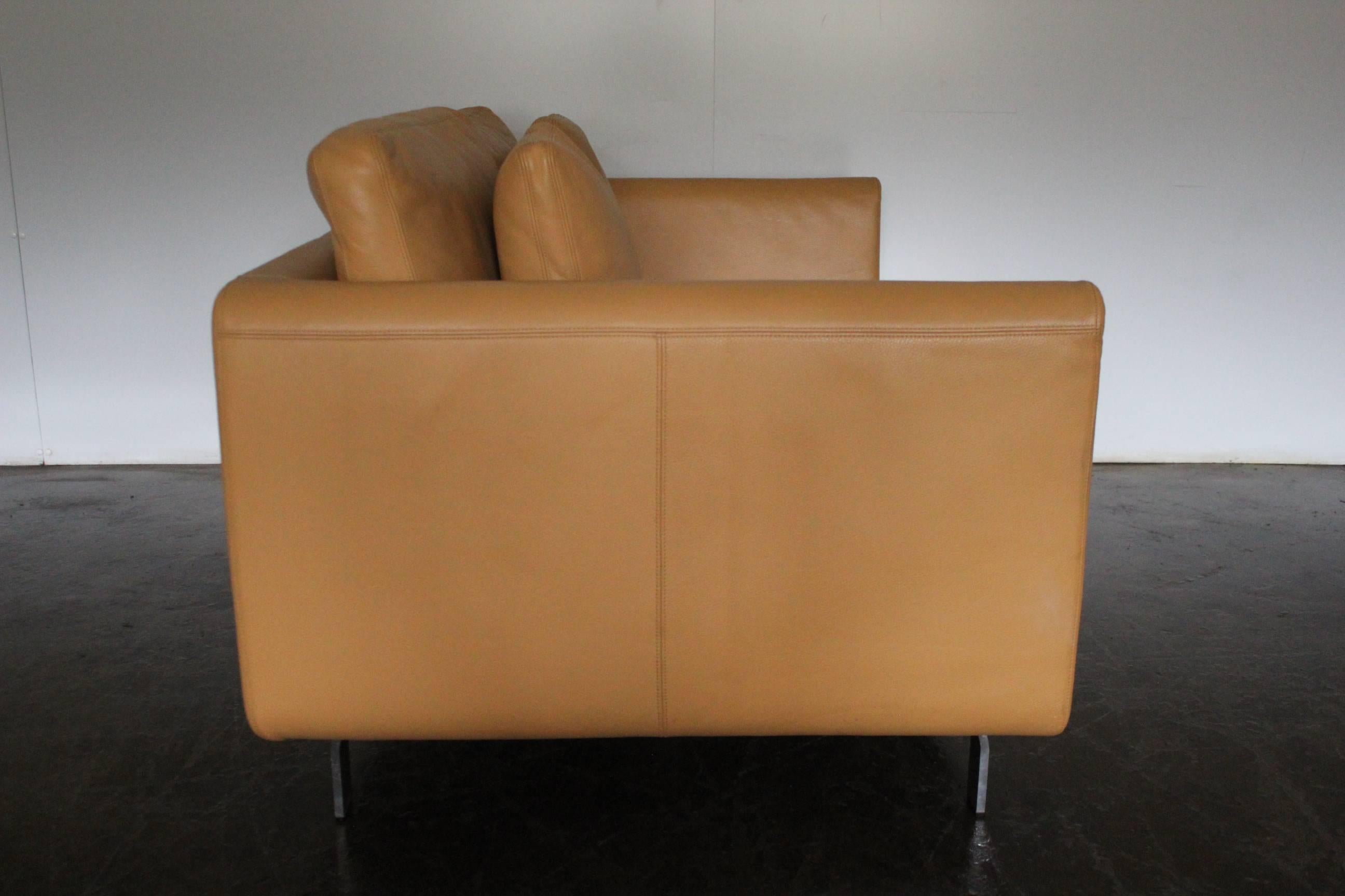 German Pair of Walter Knoll Two-Seat Sofas in Pristine Pale-Tan Leather