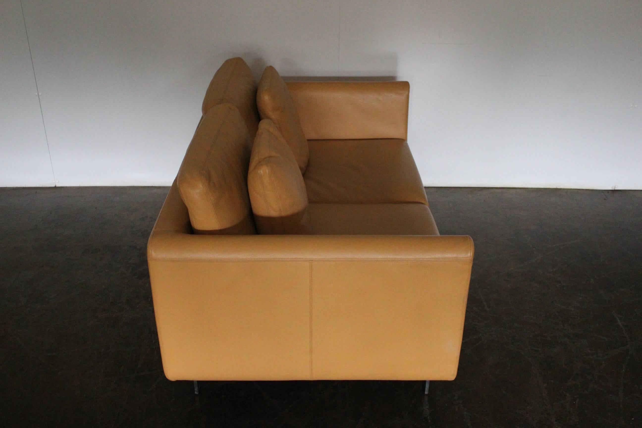 Contemporary Pair of Walter Knoll Two-Seat Sofas in Pristine Pale-Tan Leather