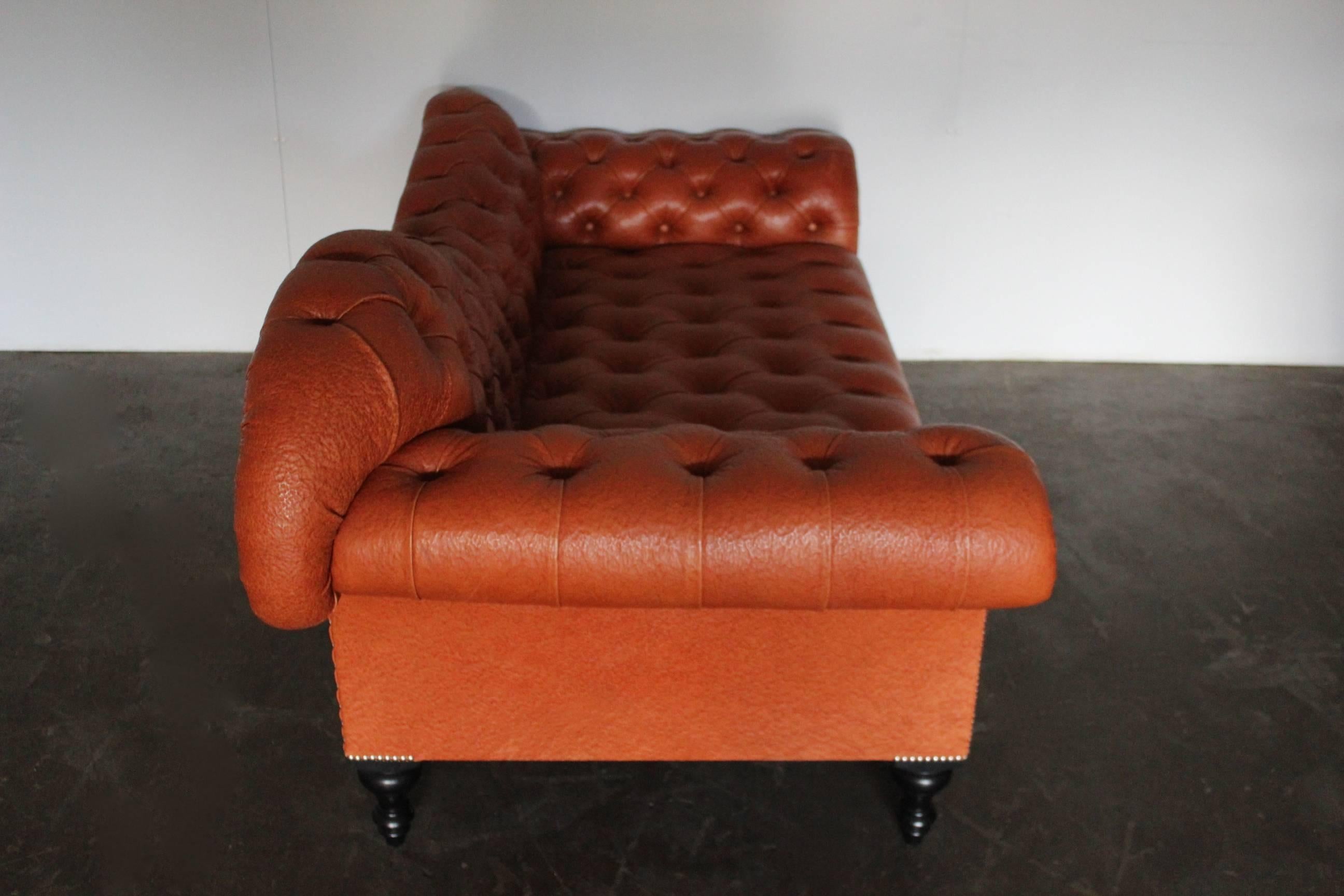 American Classical George Smith “Dog-Kennel Bed” Sofa/Chaise in Special-Order Tan-Brown Leather