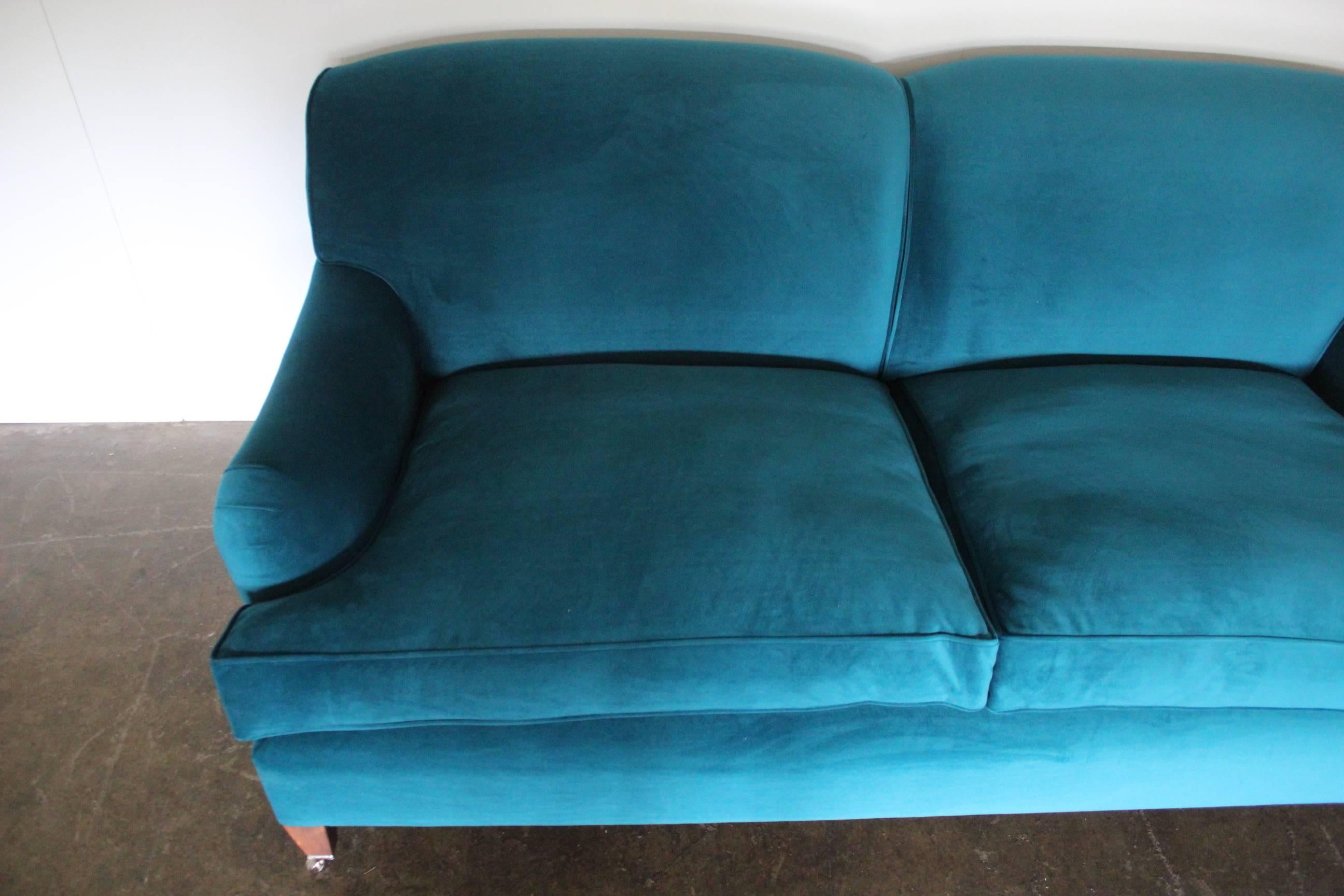 George Smith Signature “Standard-Arm” Sofa in Teal Green Blue Velvet In Excellent Condition In Barrowford, GB