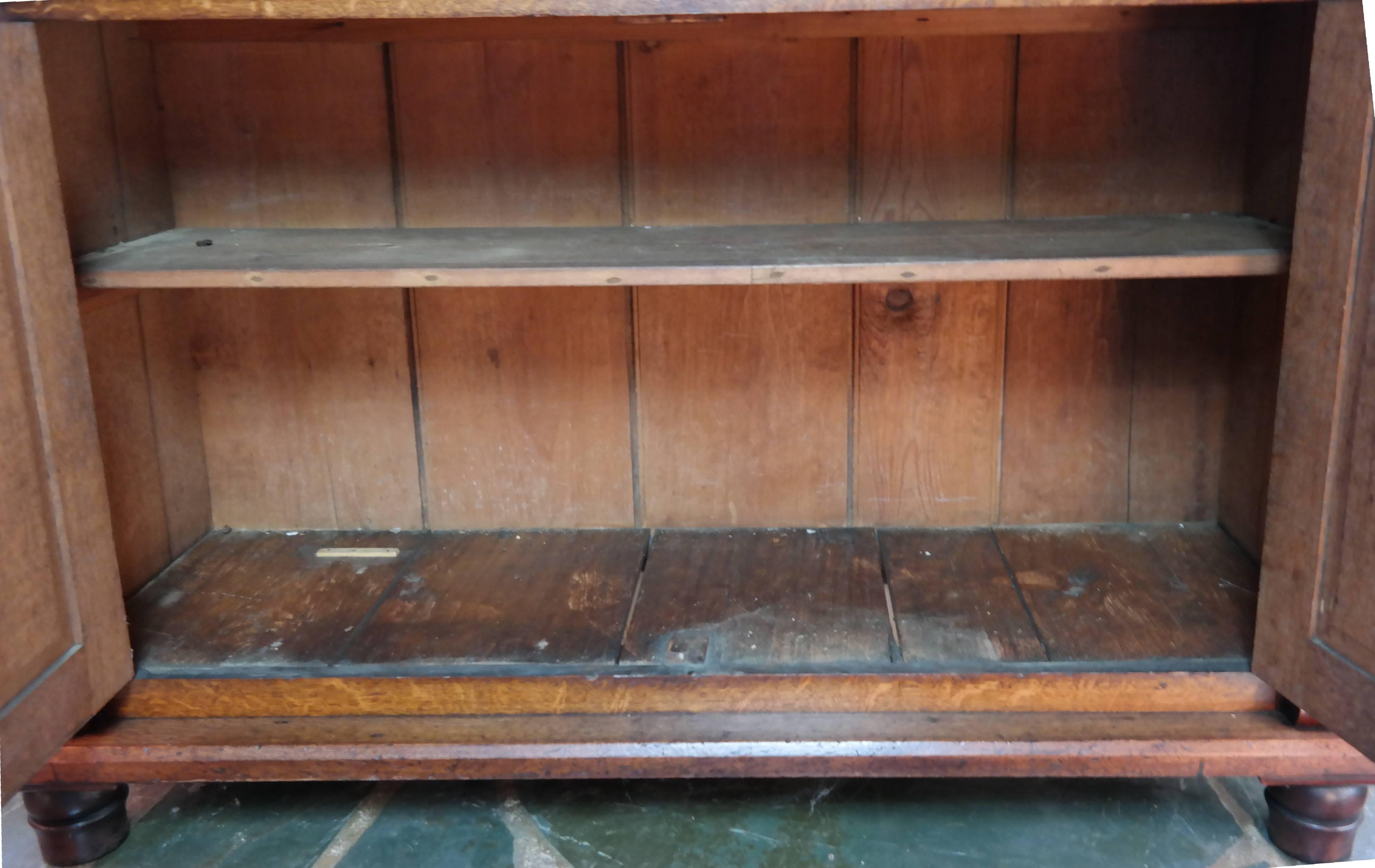 English Oak Bookcase or Cabinet  In Excellent Condition In Banner Elk, NC