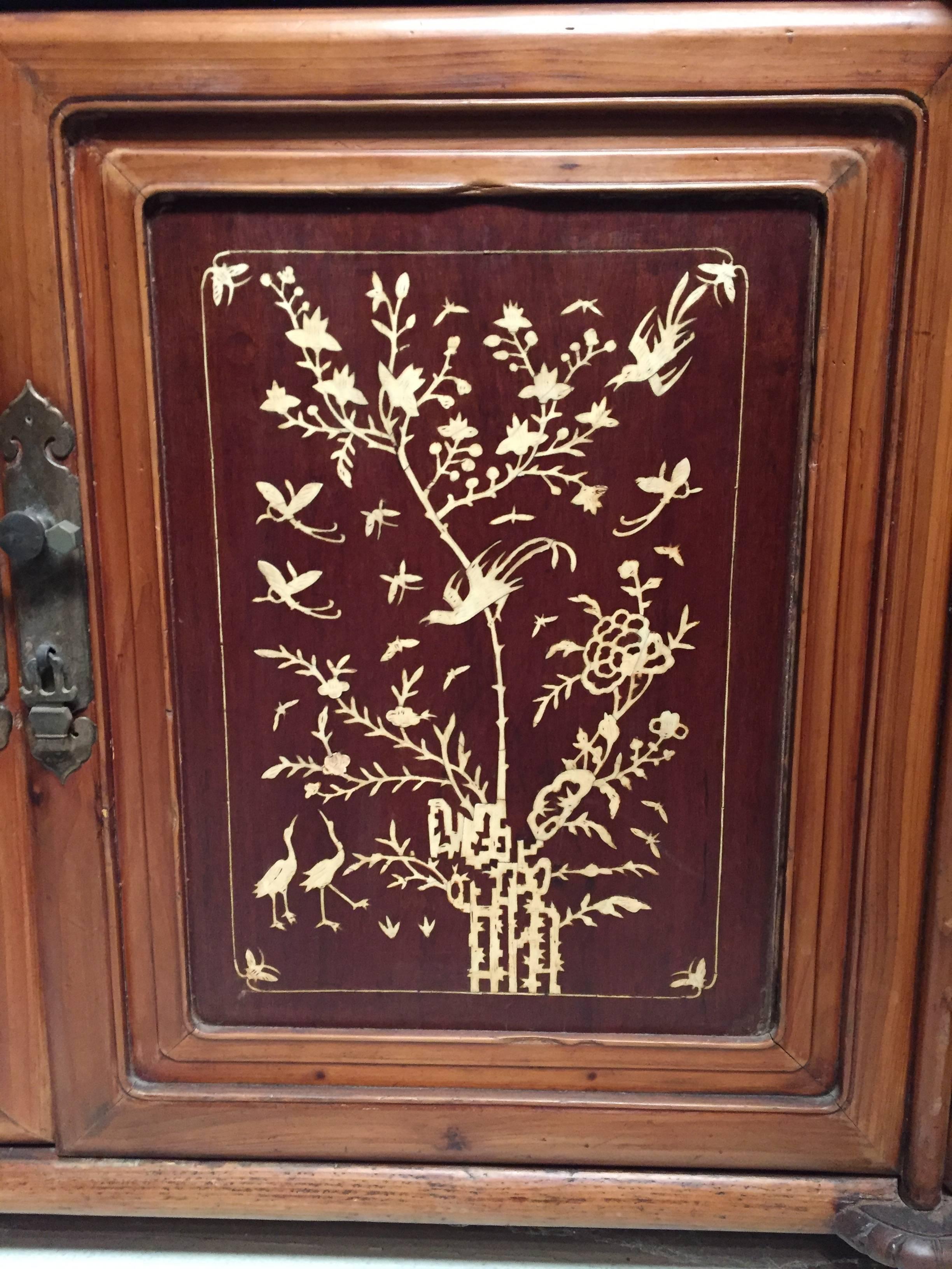 Chinese Antique Bone Inlaid on Rosewood Cabinet, 19th Century For Sale 2