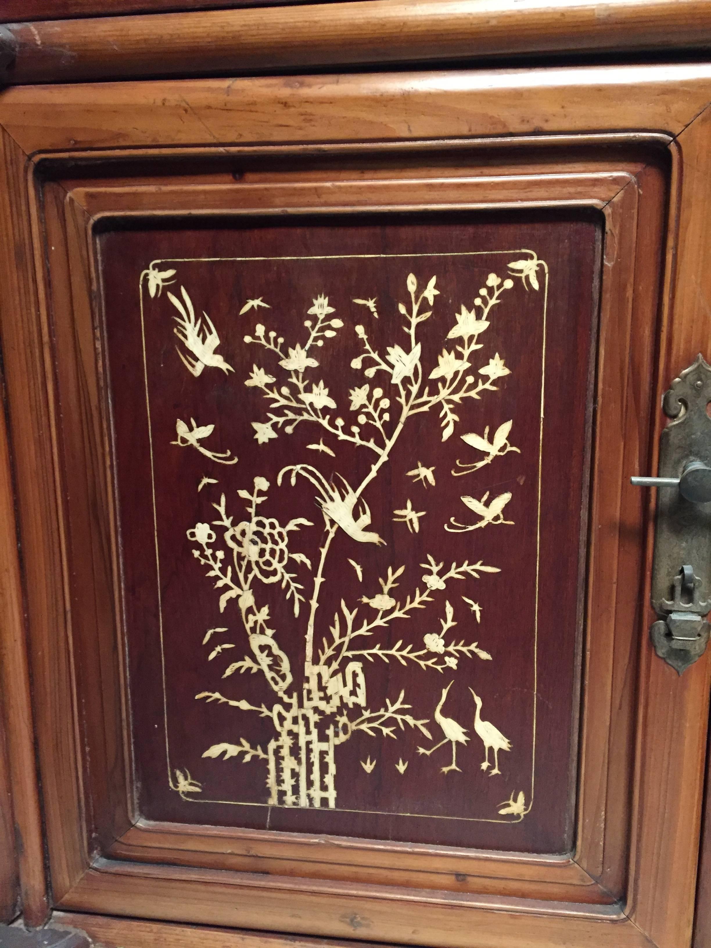 Chinese Antique Bone Inlaid on Rosewood Cabinet, 19th Century For Sale 1
