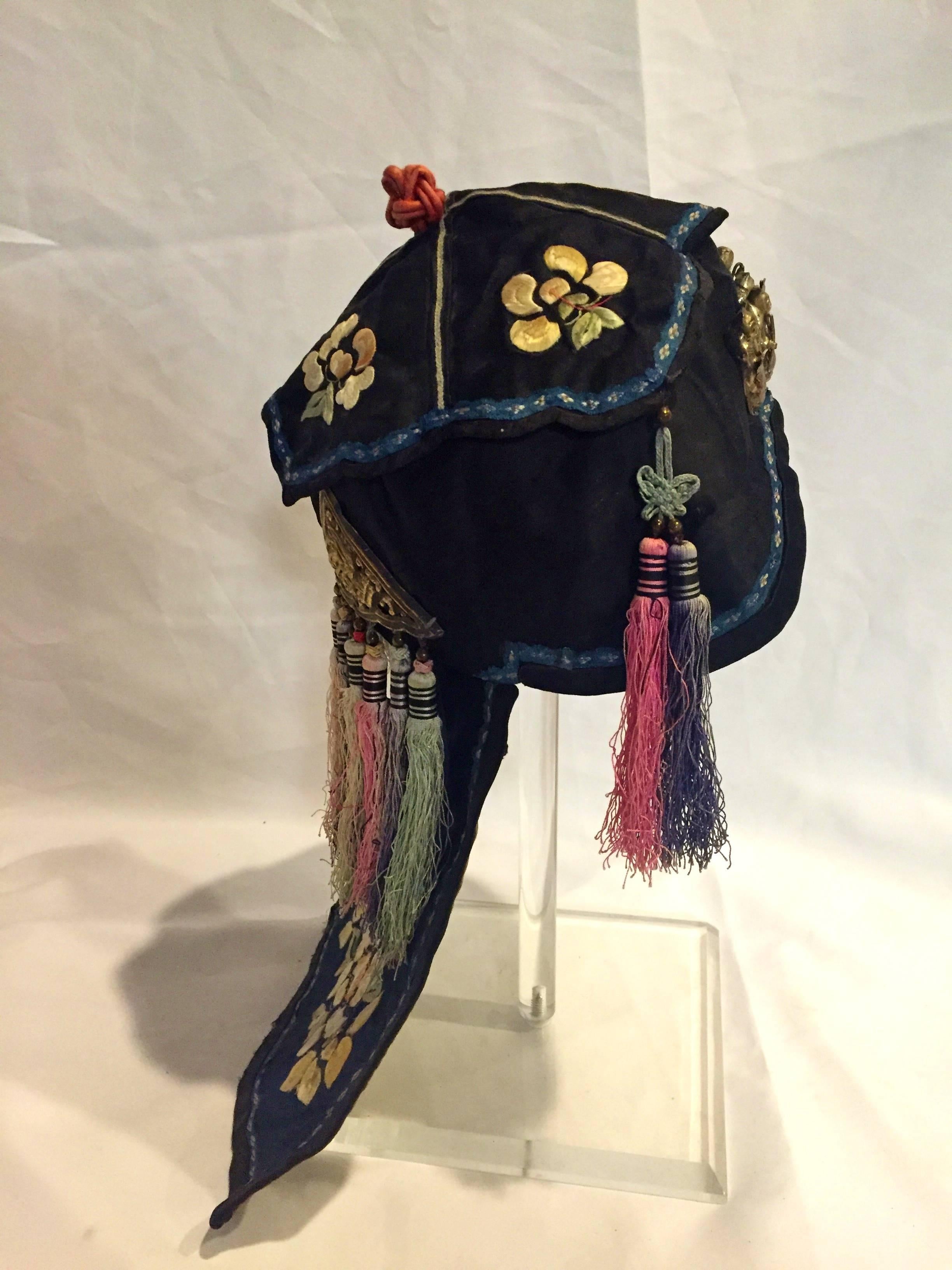 19th Century Chinese Antique Embroidered Hat with Silver Ornaments For Sale 1