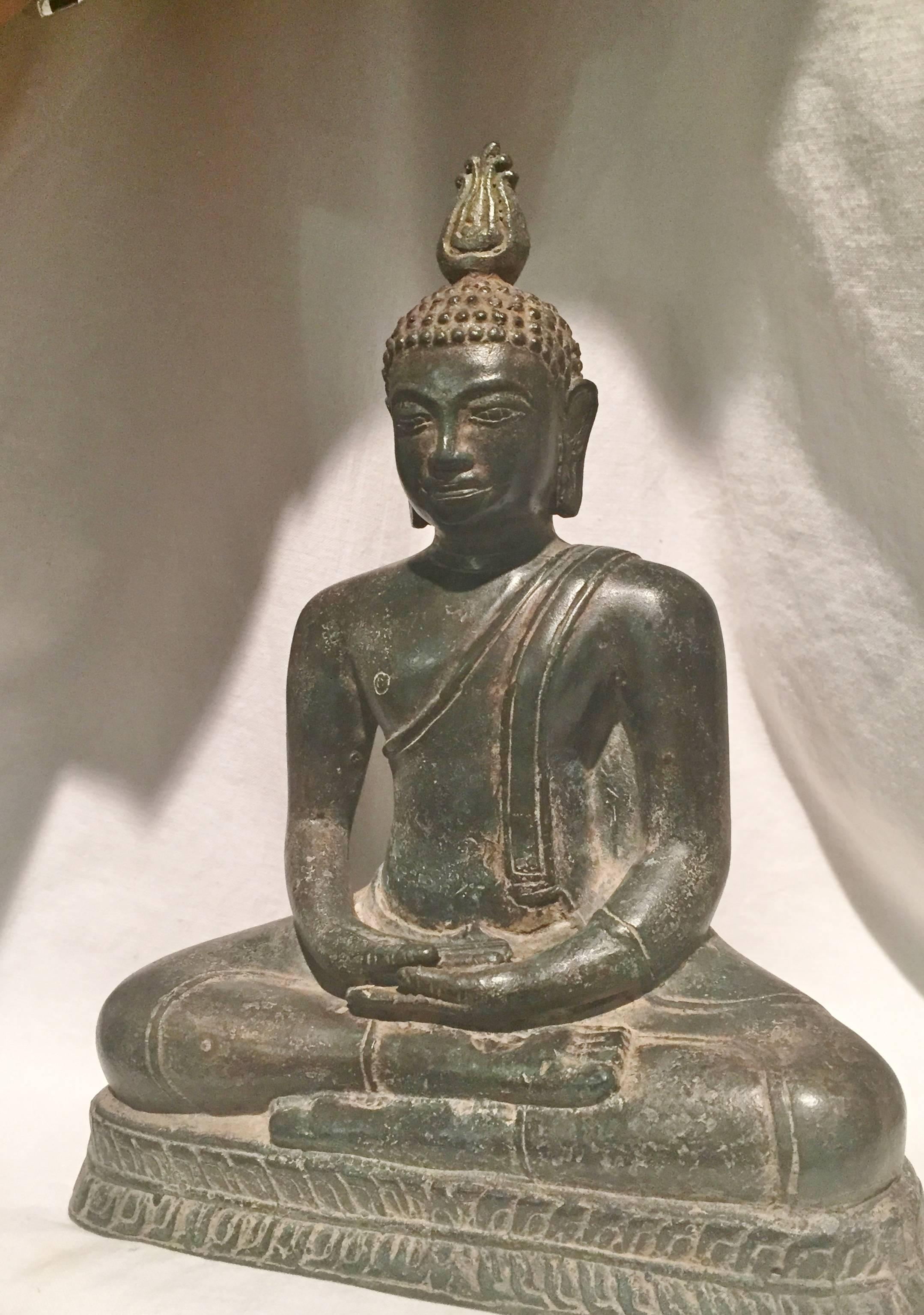 Sri Lankan Rare Antique Bronze Kandyan Buddha Statue, Sri Lanka Ceylon For Sale