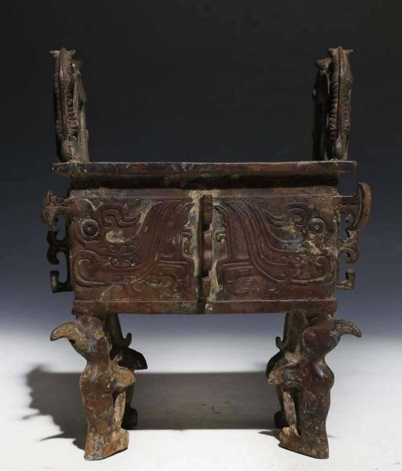 19th Century Chinese Bronze Ding Incense Burner In Excellent Condition For Sale In SOMIS, CA