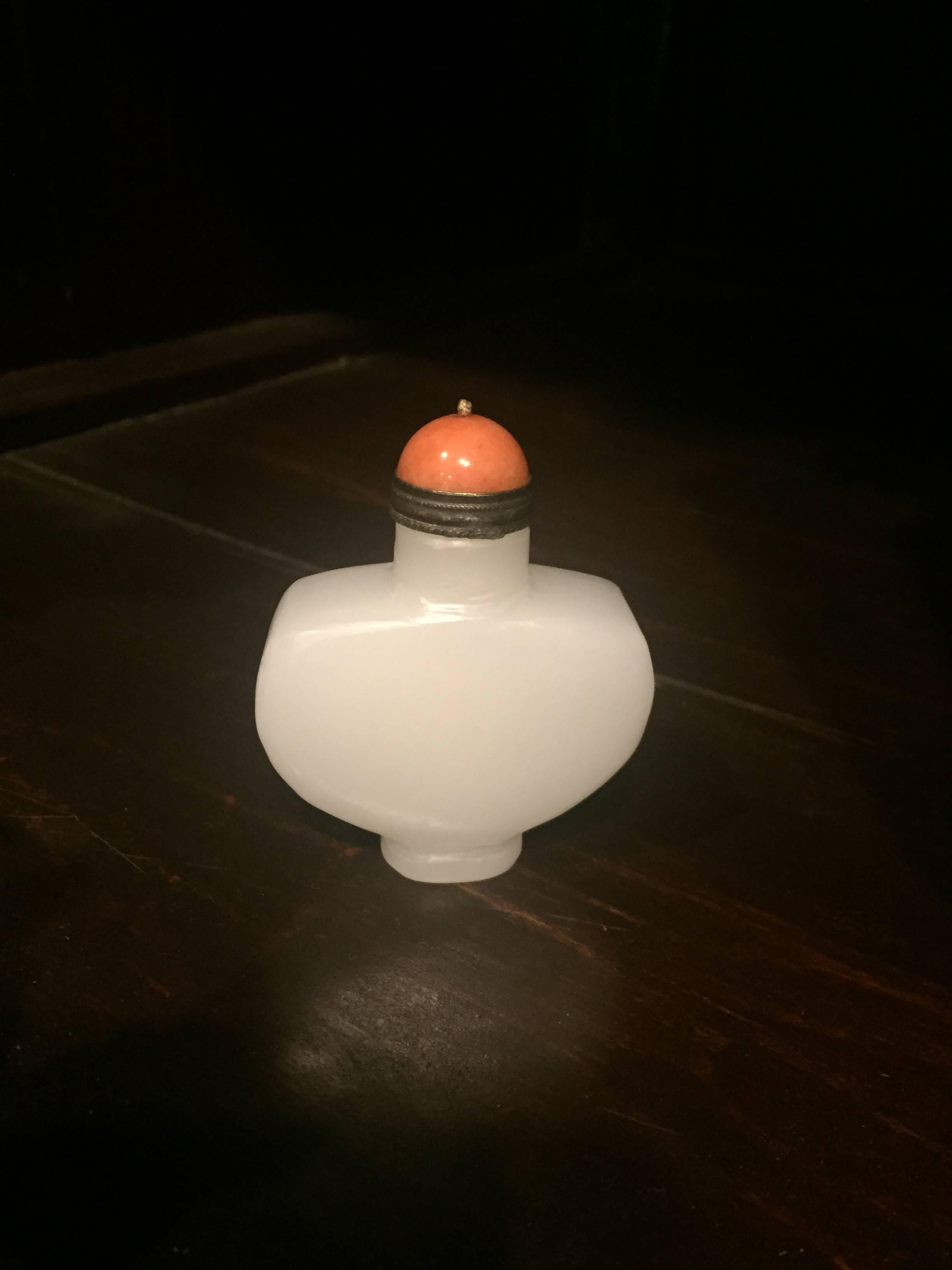 Chinese He Tian White Jade Snuff Bottle