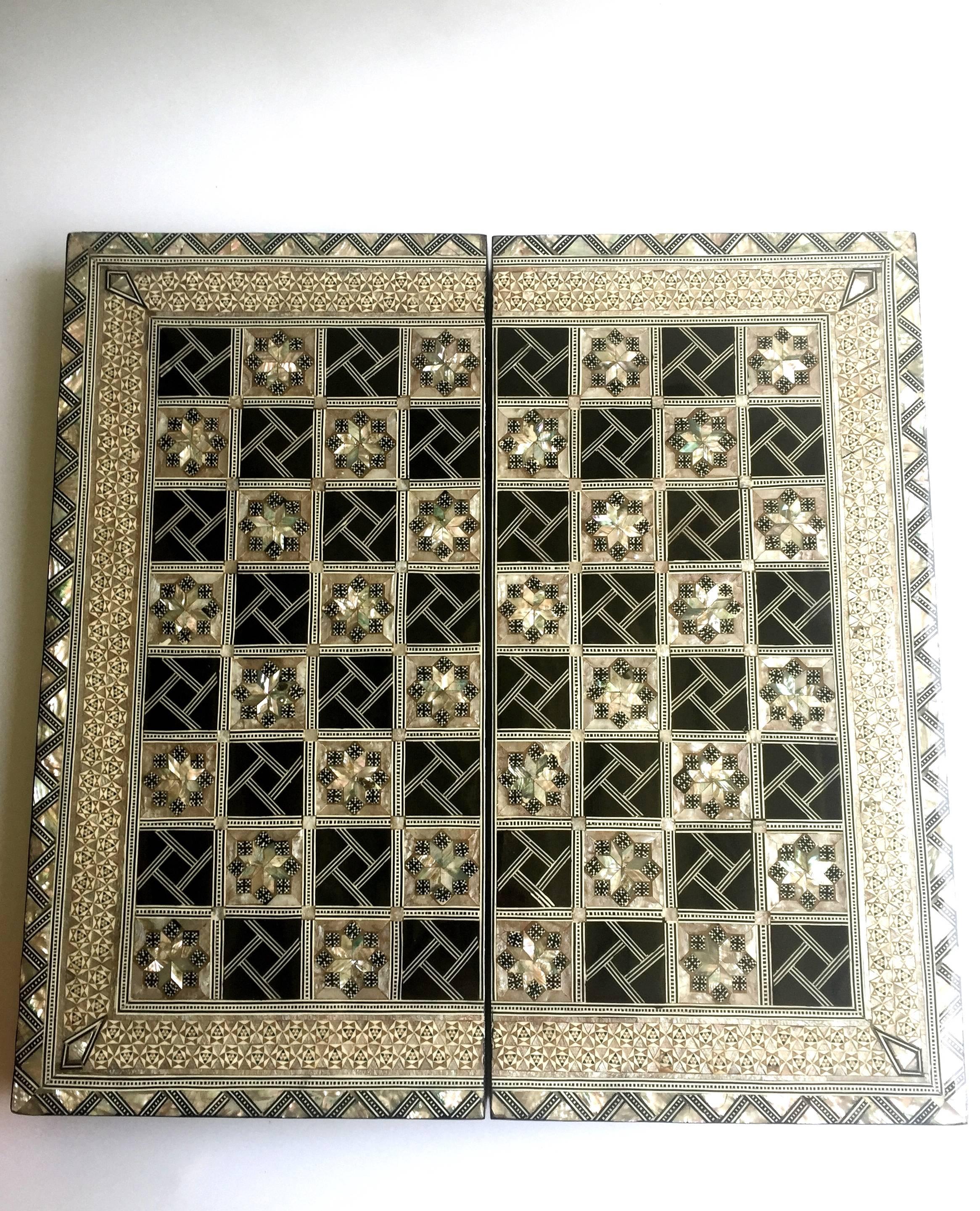 Mother-of-Pearl Backgammon and Chess Set For Sale 1