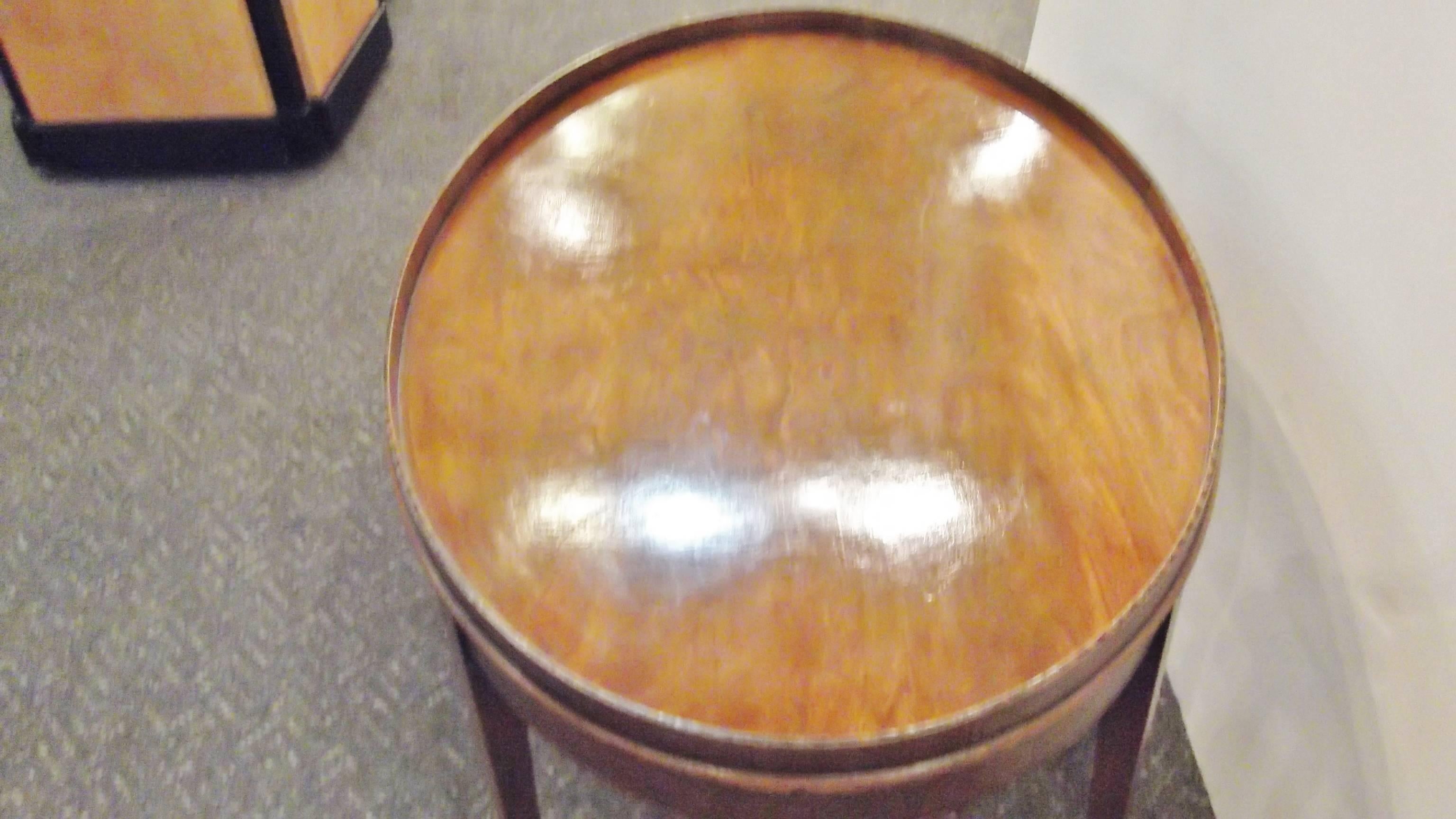 Federal Oval Gallery Edge Cocktail Table, Early 20th Century