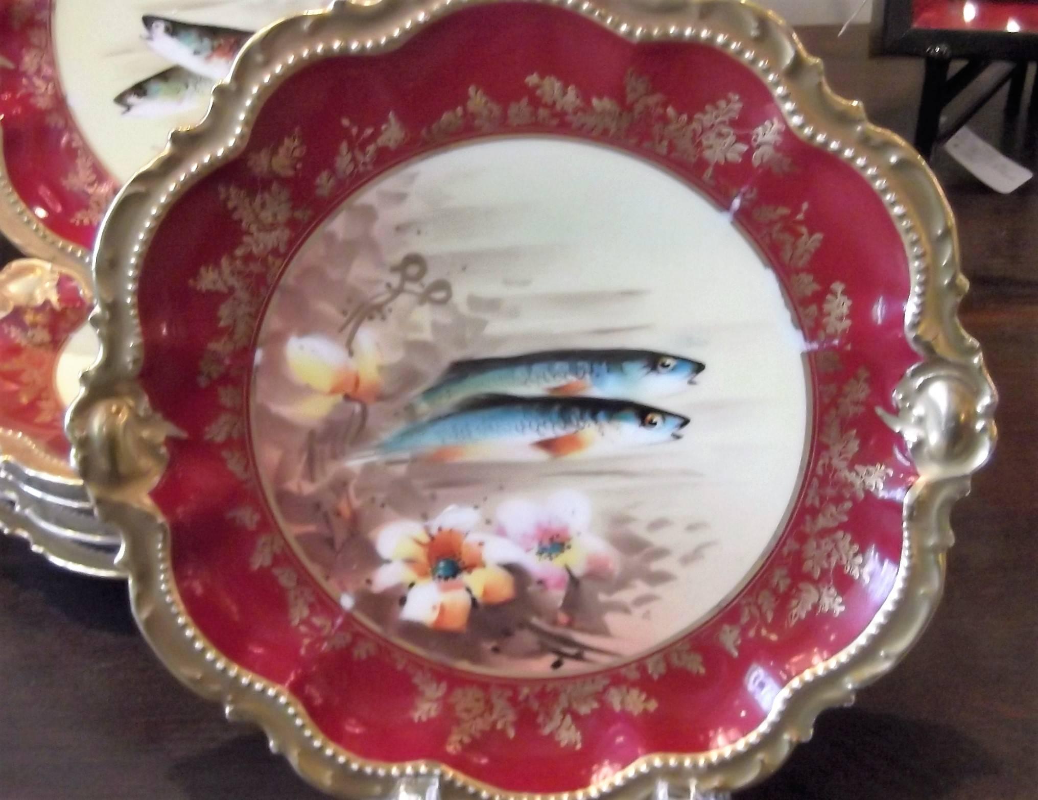 19th Century French Hand-Painted Fish Service In Excellent Condition In Lambertville, NJ