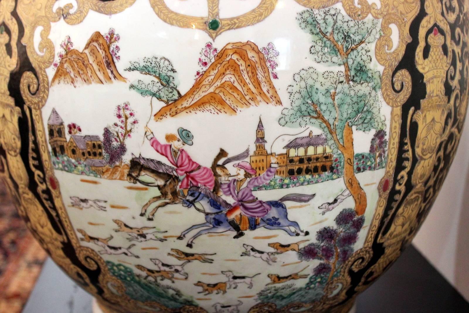 Large Pair of Chinese Porcelain Bulbous Floor Vases 2