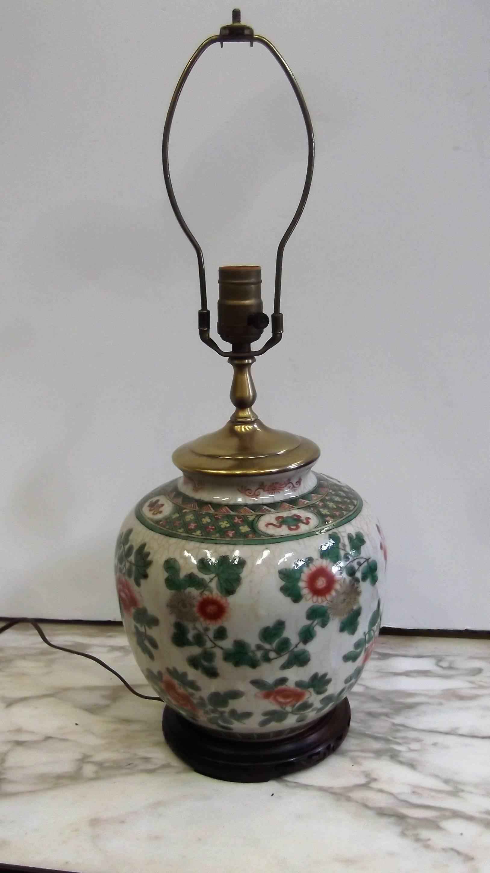Chinese Export Chinese Porcelain Table Lamp with Rosewood Base