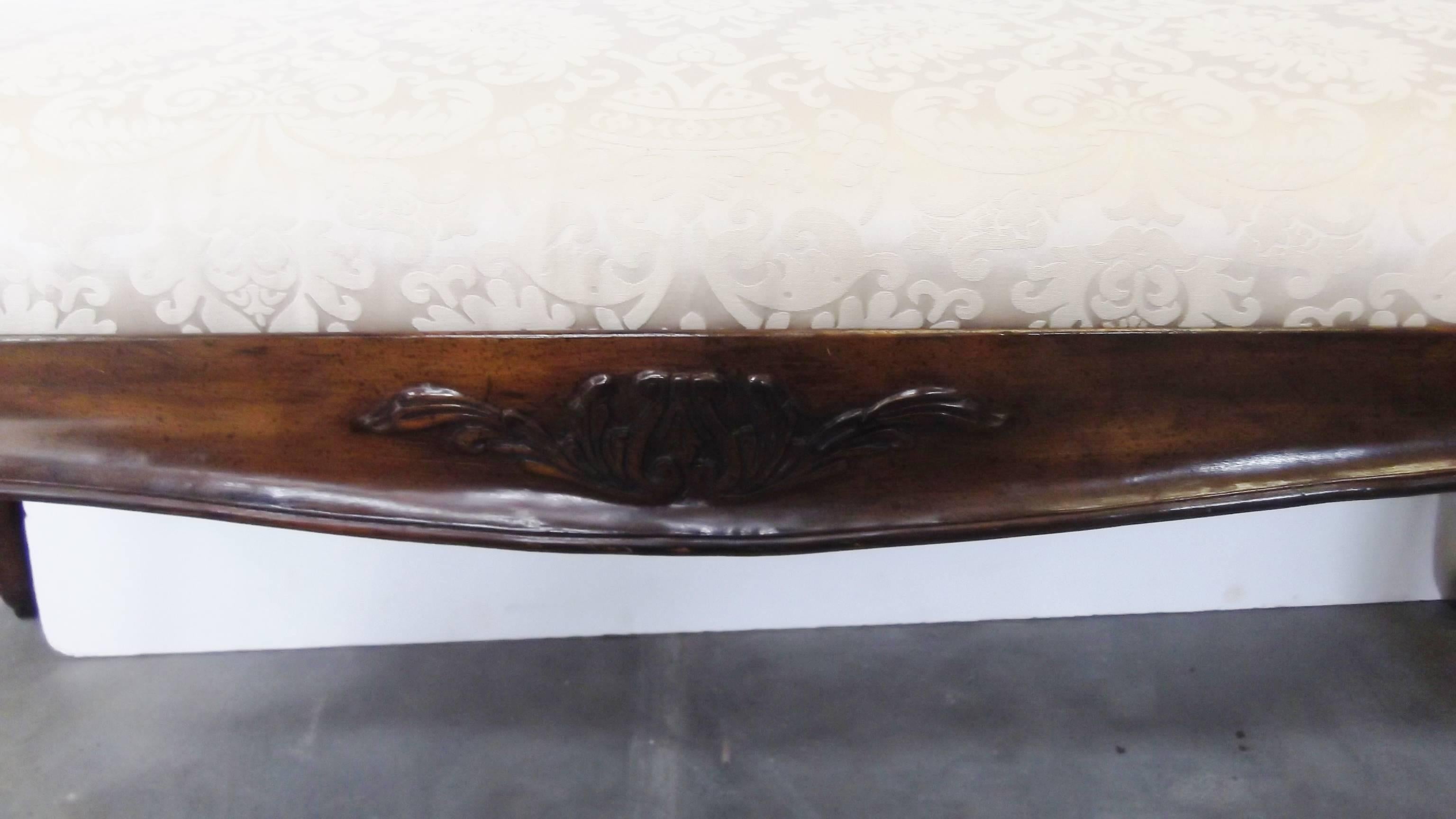 Carved Walnut French Provincial Bench In Excellent Condition In Lambertville, NJ