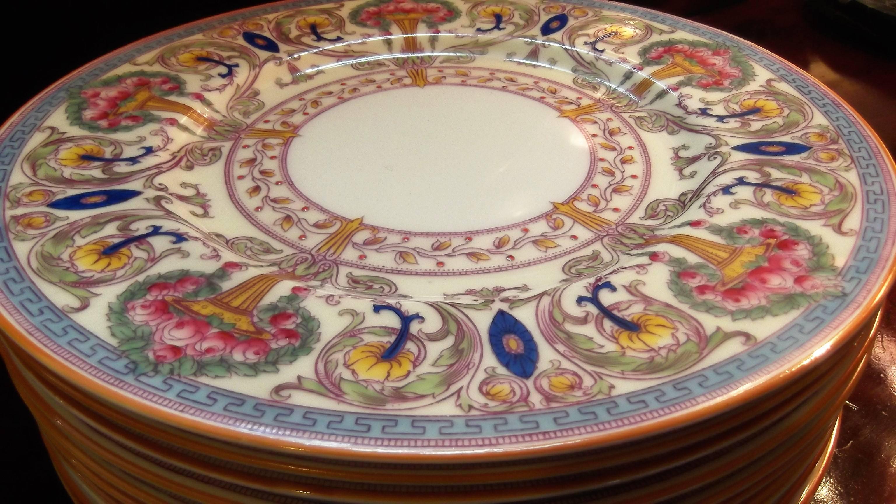 Edwardian Set of 12 Royal Worcester Hand Enameled Service Dinner Plates