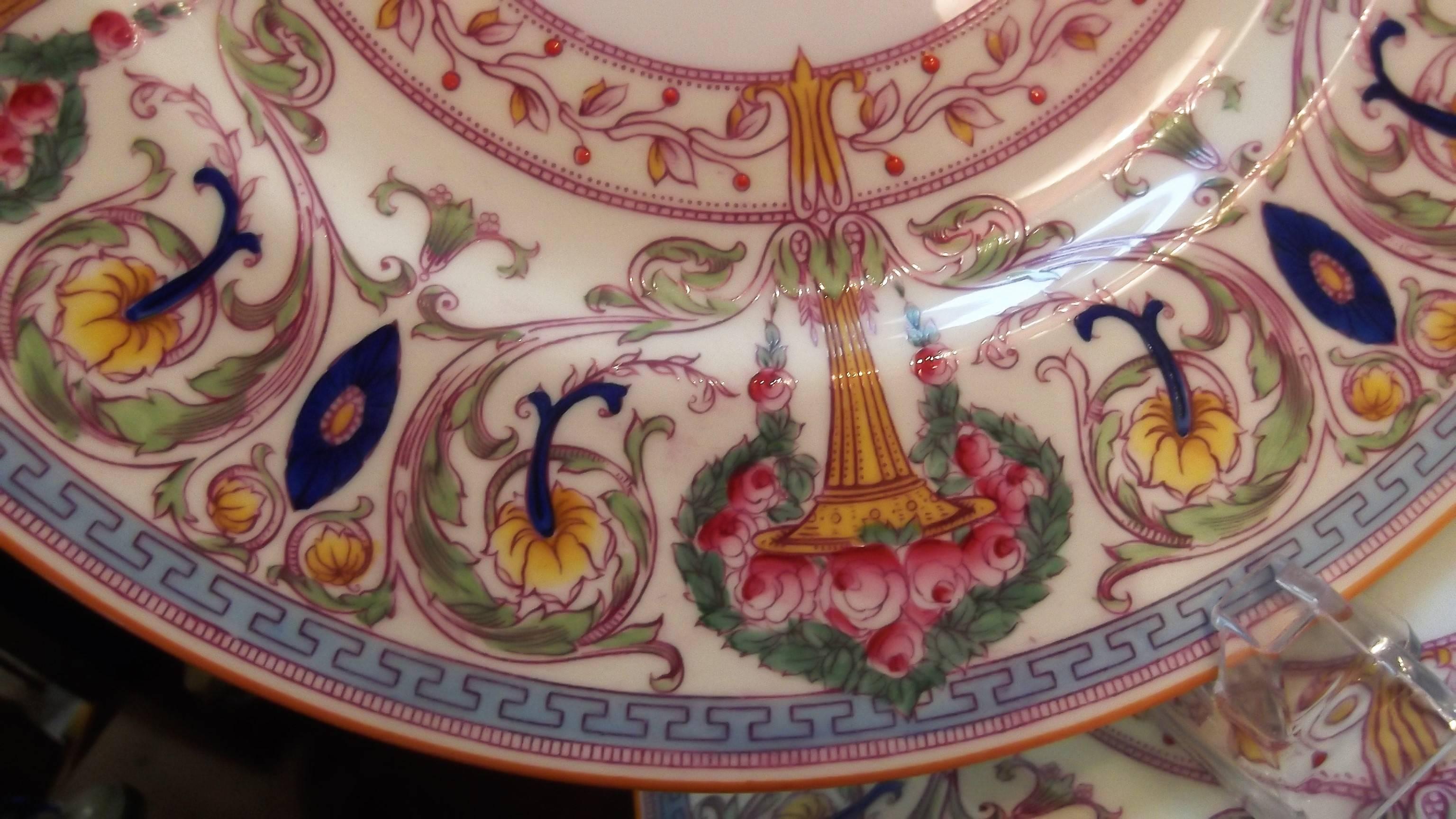 Set of 12 Royal Worcester Hand Enameled Service Dinner Plates In Excellent Condition In Lambertville, NJ