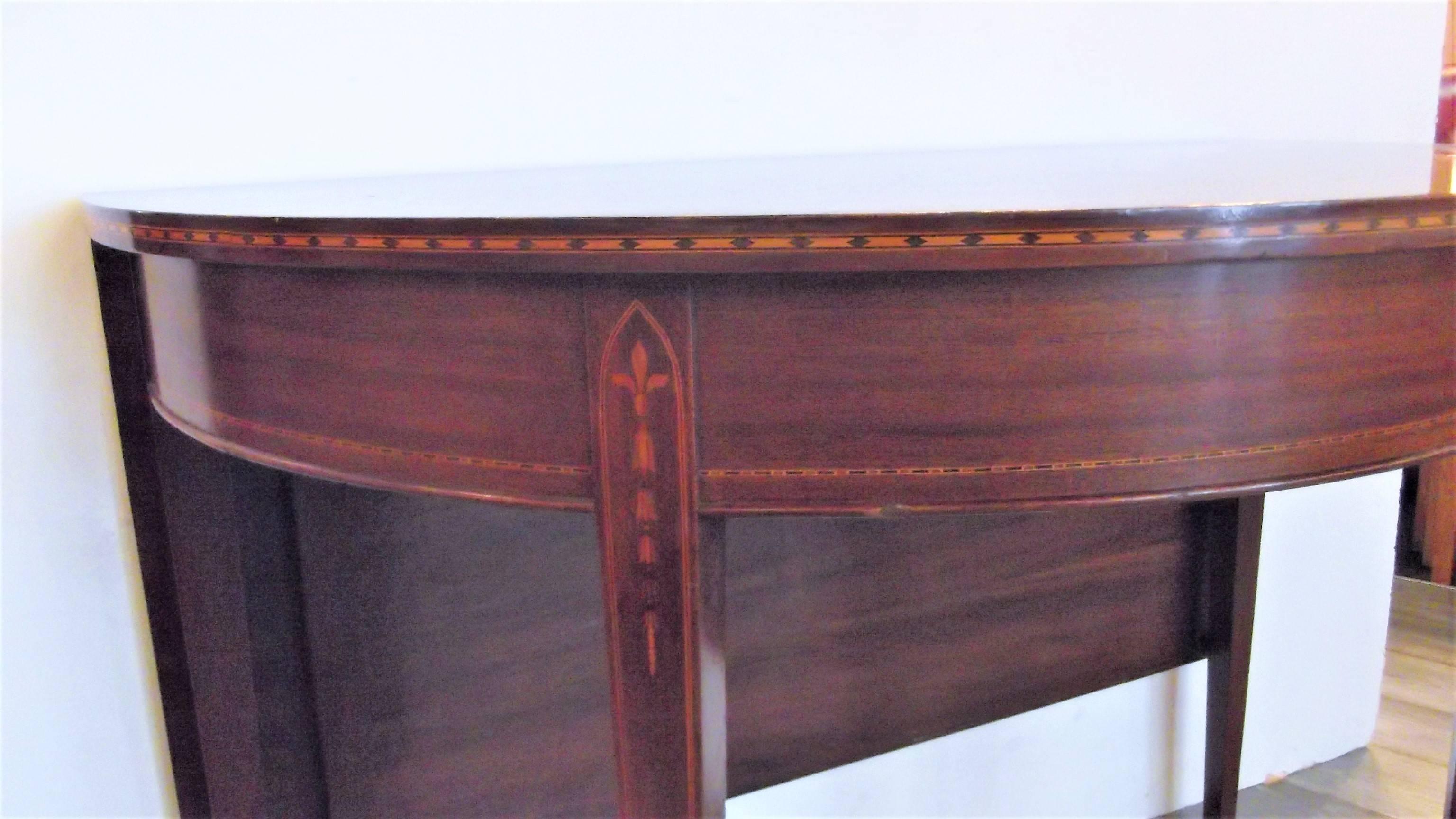 Mahogany Federal Style Inlaid Demilune Dining Table In Excellent Condition In Lambertville, NJ