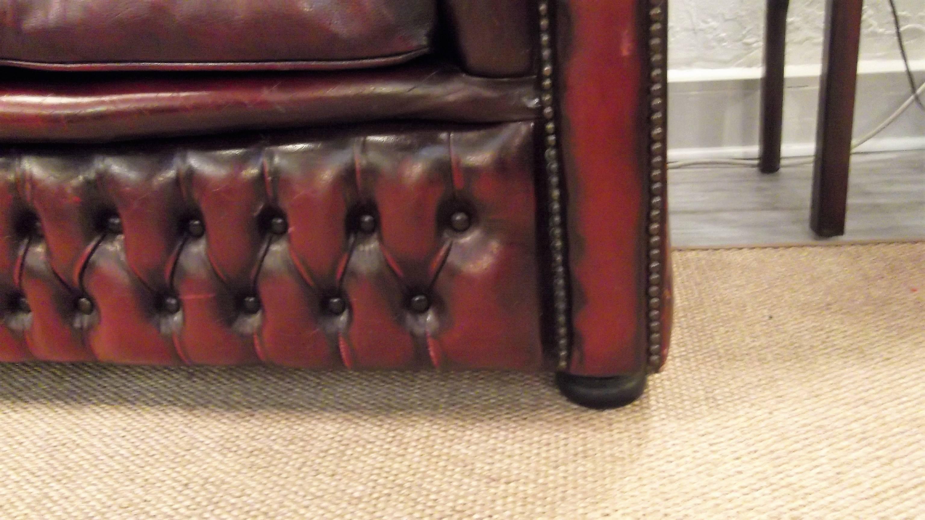 English Cordovan Leather Chesterfield Loveseat In Excellent Condition In Lambertville, NJ