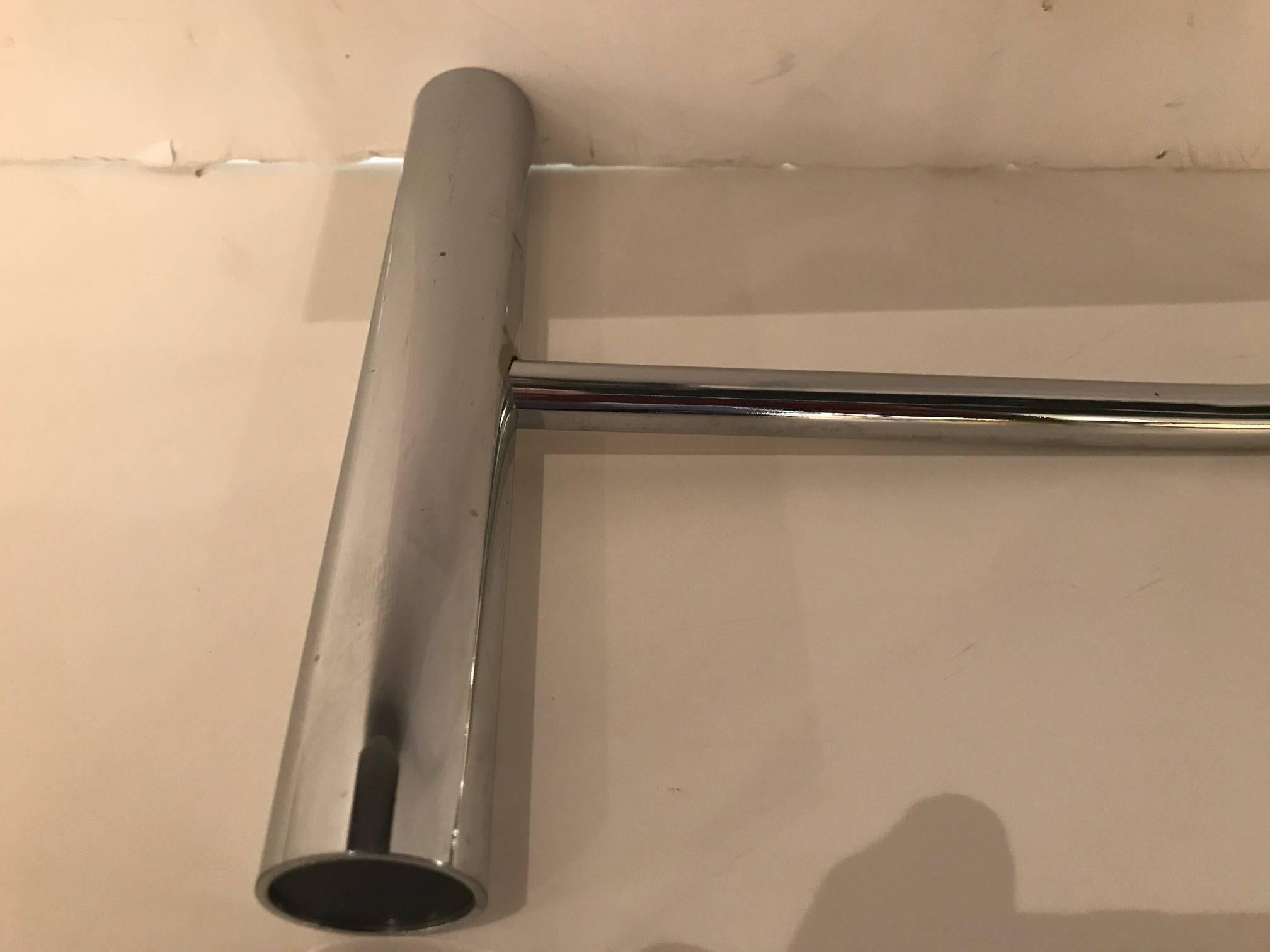Koch and Lowy Chrome Cantilevered Desk Lamp In Excellent Condition In Lambertville, NJ