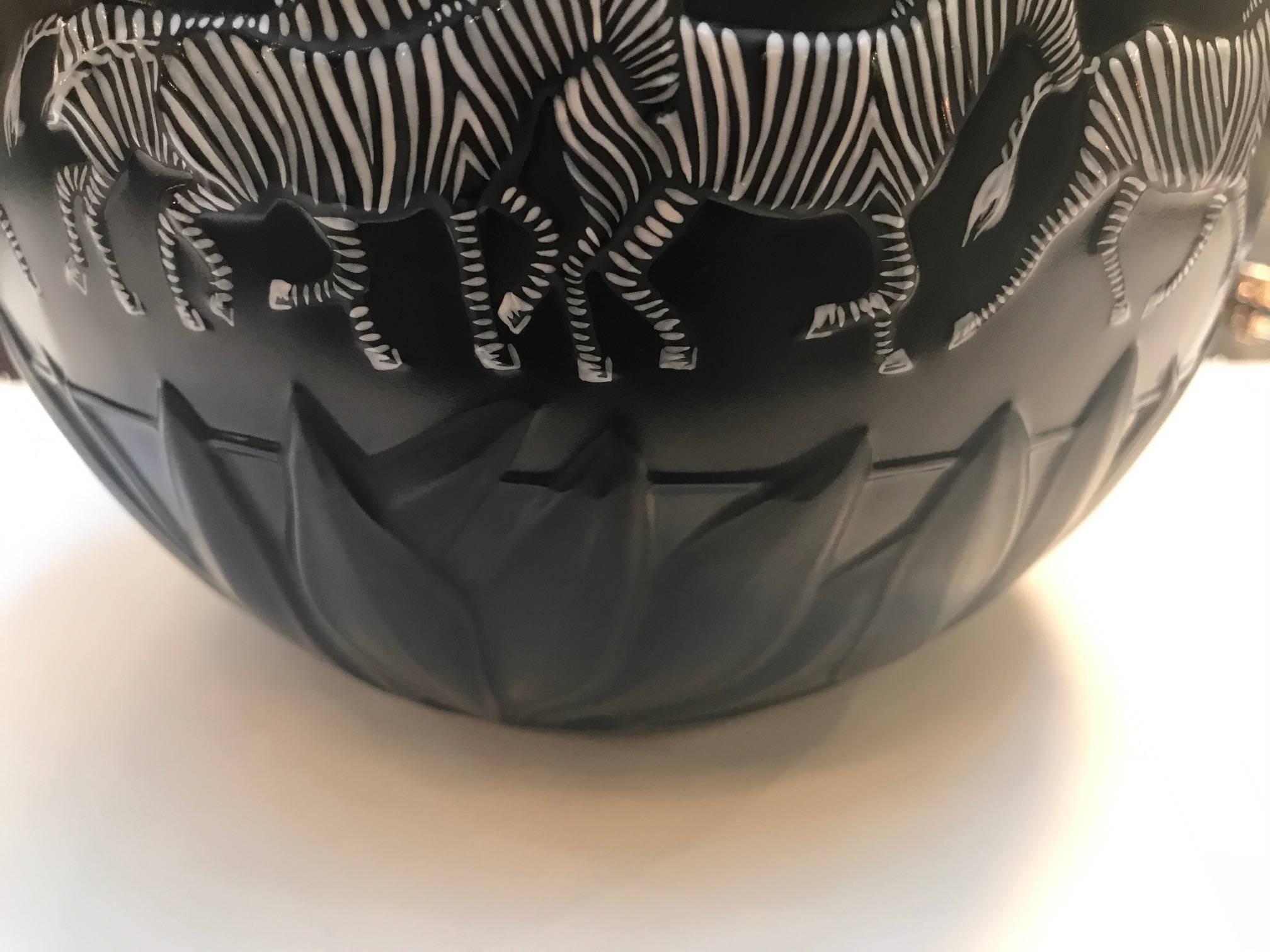 Lalique Black and White Enameled Zebra Tanzania Vase In Excellent Condition In Lambertville, NJ