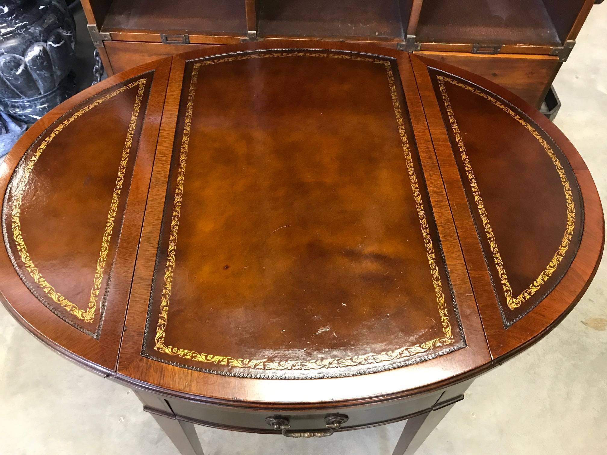 Pair of Pembroke Leather Topped Mahogany Tables In Excellent Condition In Lambertville, NJ