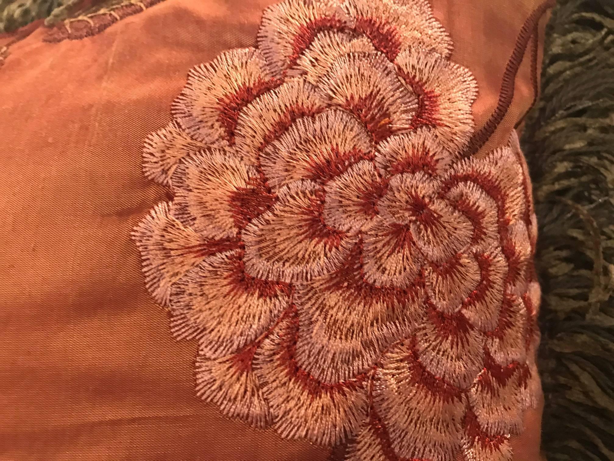 Pair of Coral Silk Decorator Pillows with Down and Feather In Excellent Condition In Lambertville, NJ
