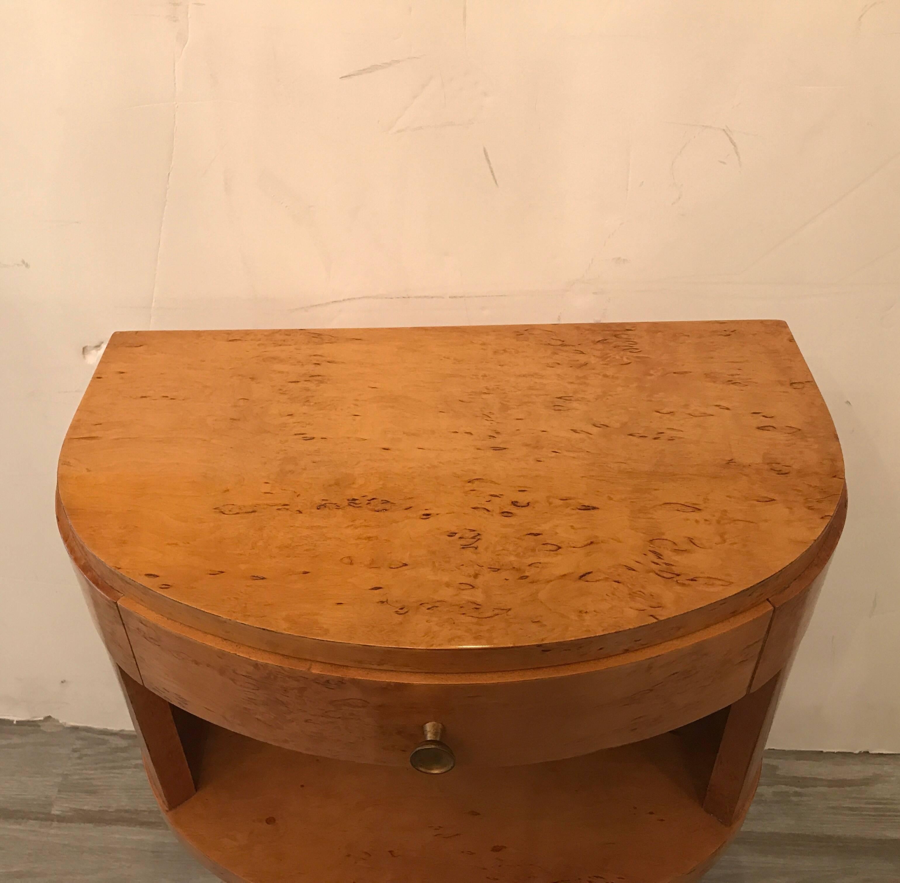 20th Century Pair of Blonde and Parcel Gilt Nightstands