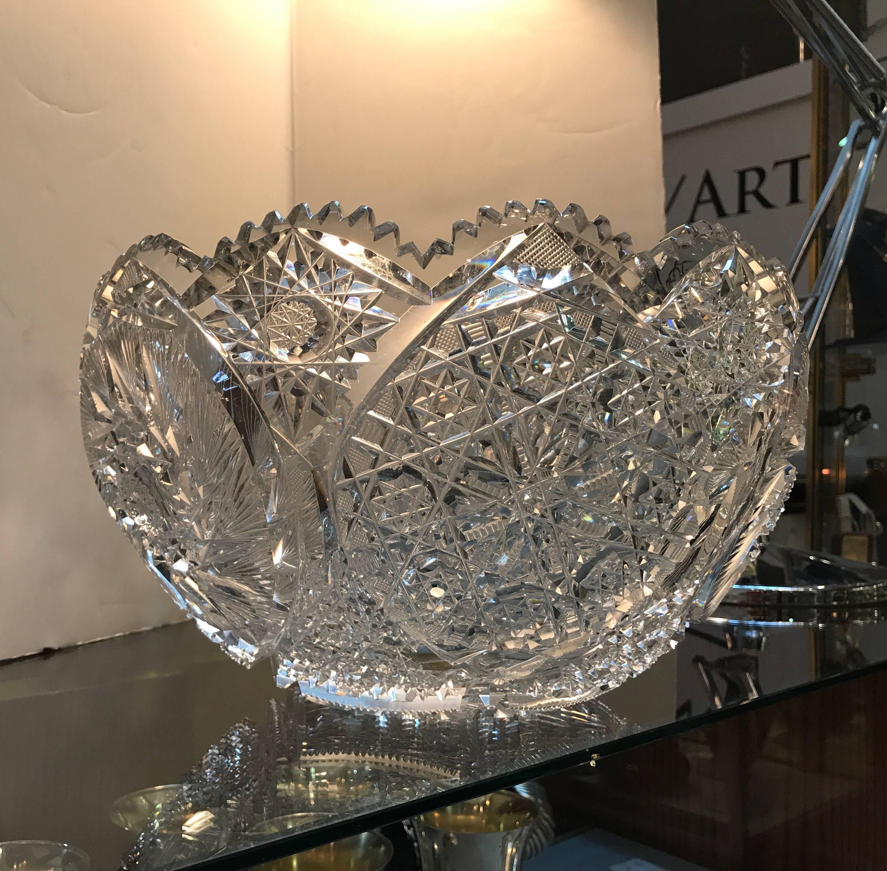 Large Cut Glass Punch Bowl, 19th Century In Excellent Condition In Lambertville, NJ