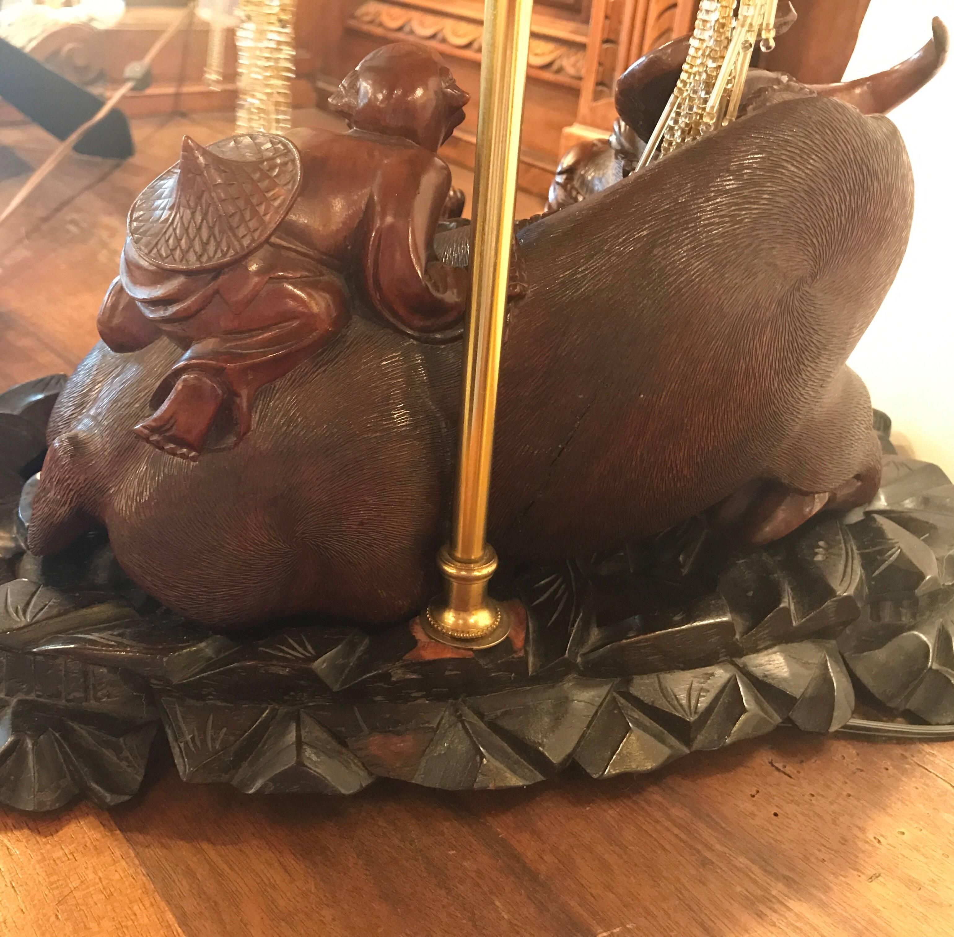Japanese Meiji Period Hand-Carved Figural Rosewood and Ebony Lamp In Excellent Condition In Lambertville, NJ