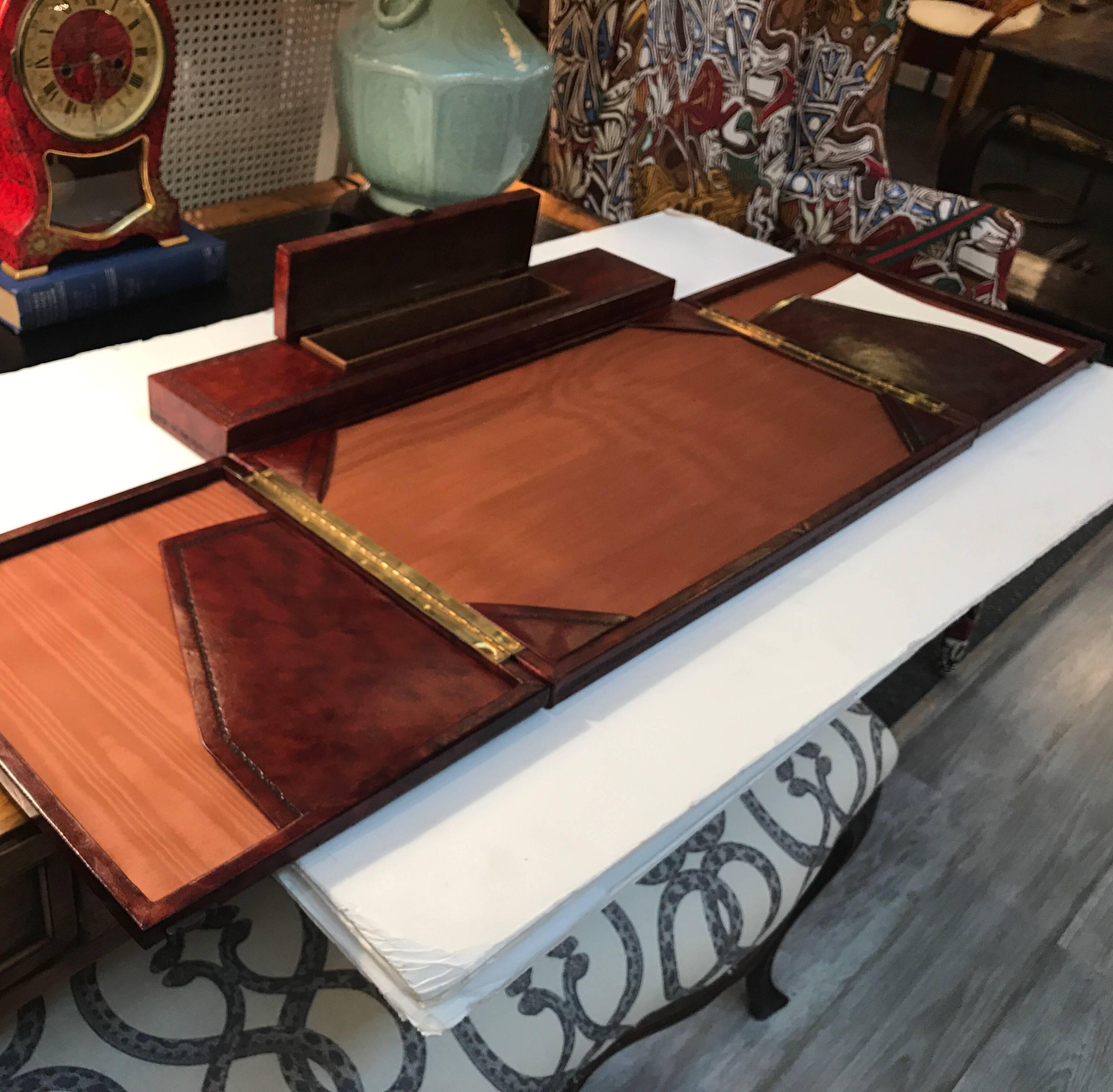 Elegant Tooled Italian Leather Desk Organizer In Excellent Condition In Lambertville, NJ