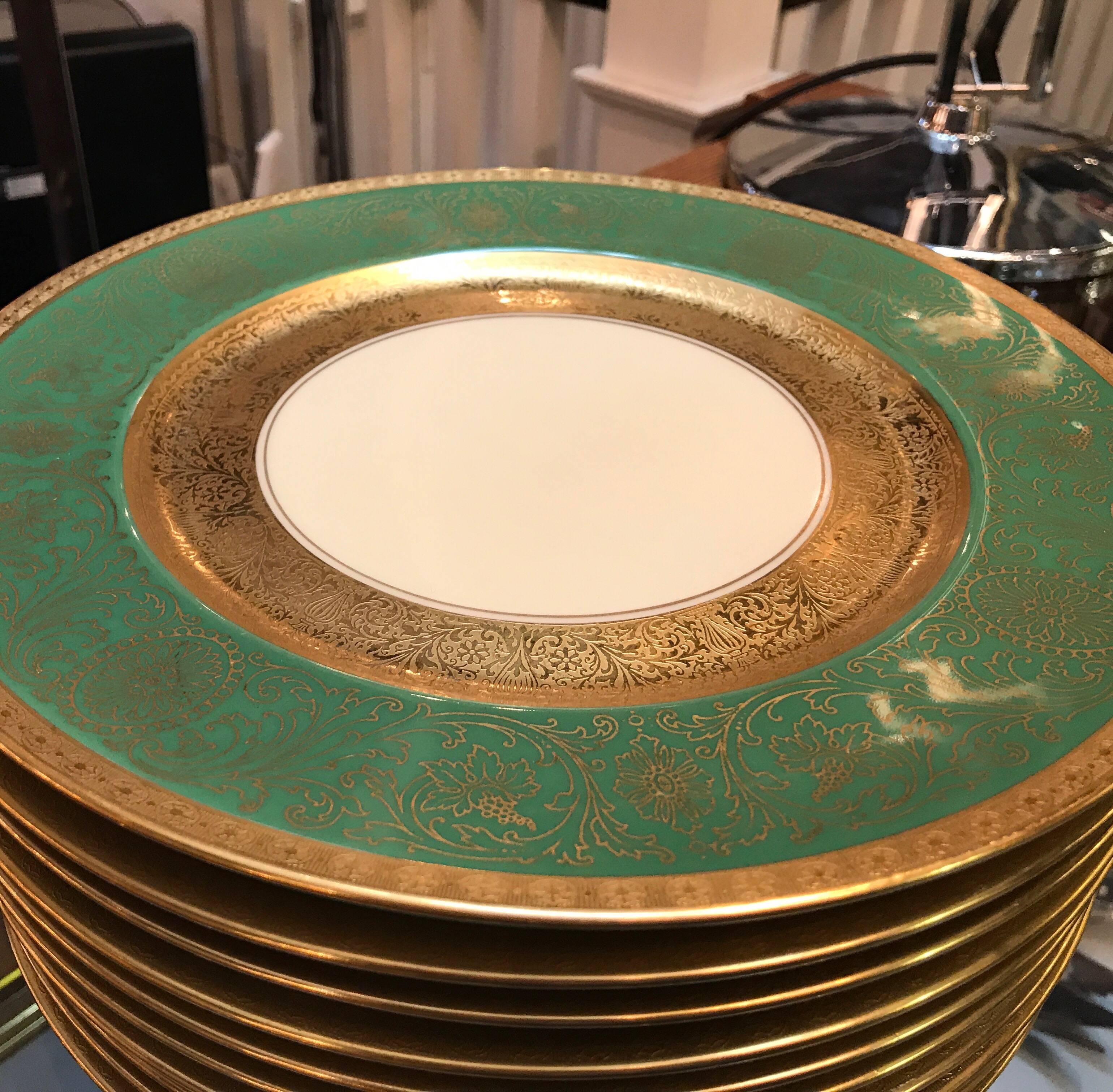 Set of Ten Pickard Gold Encrusted Dinner Service Plates In Excellent Condition In Lambertville, NJ