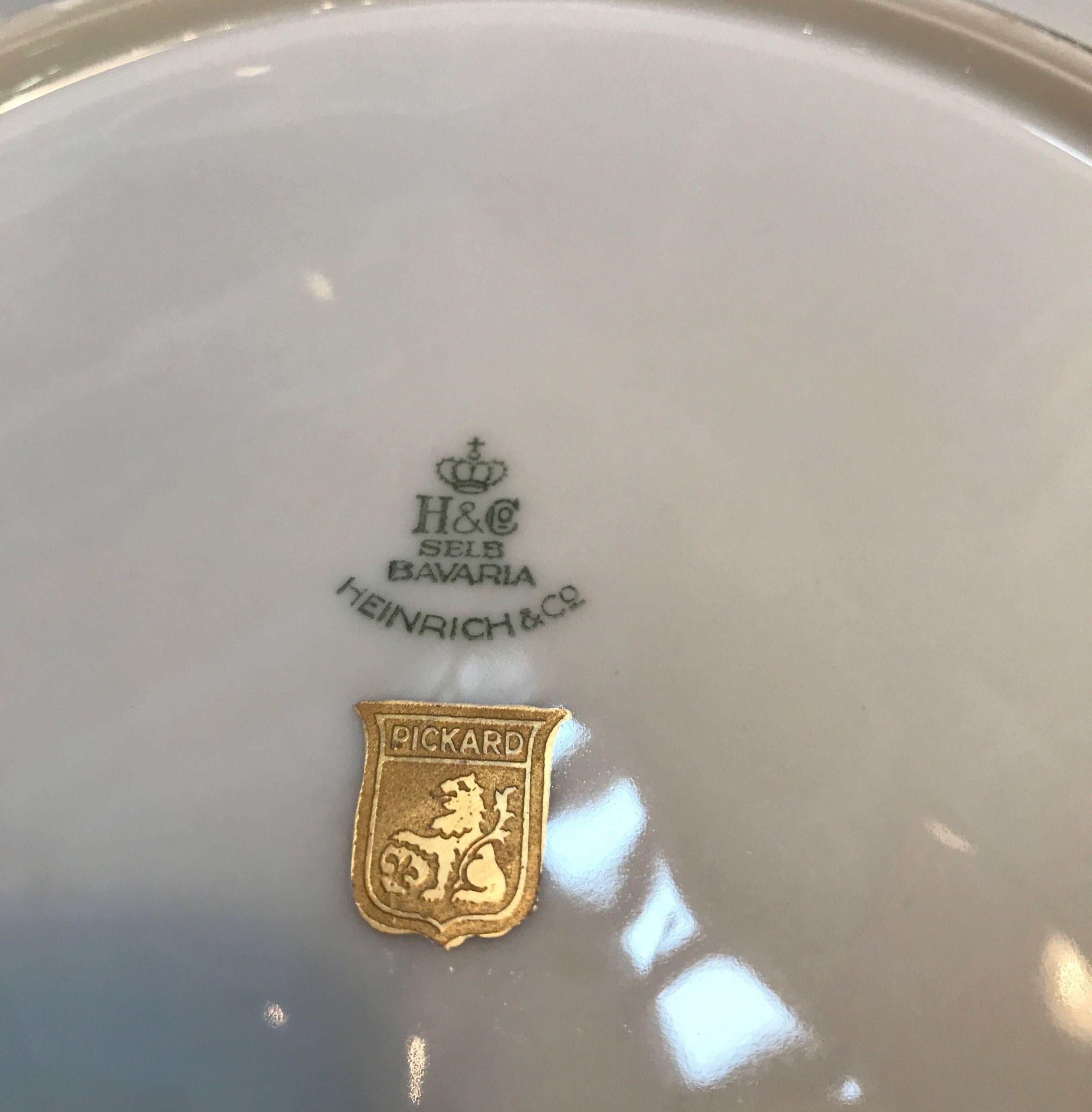 Porcelain Set of Ten Pickard Gold Encrusted Dinner Service Plates