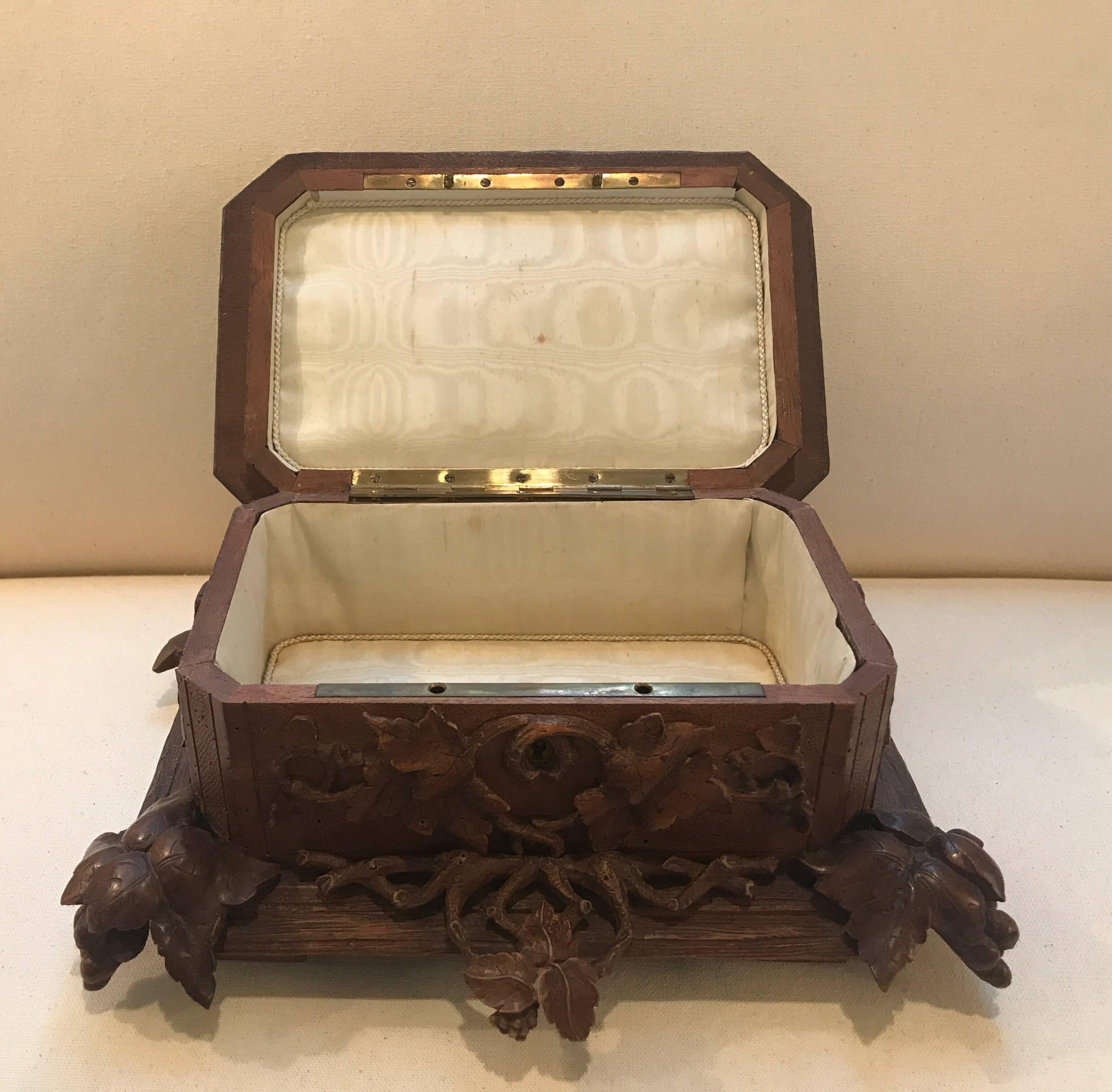 Black Forest Hinged Table Box 1