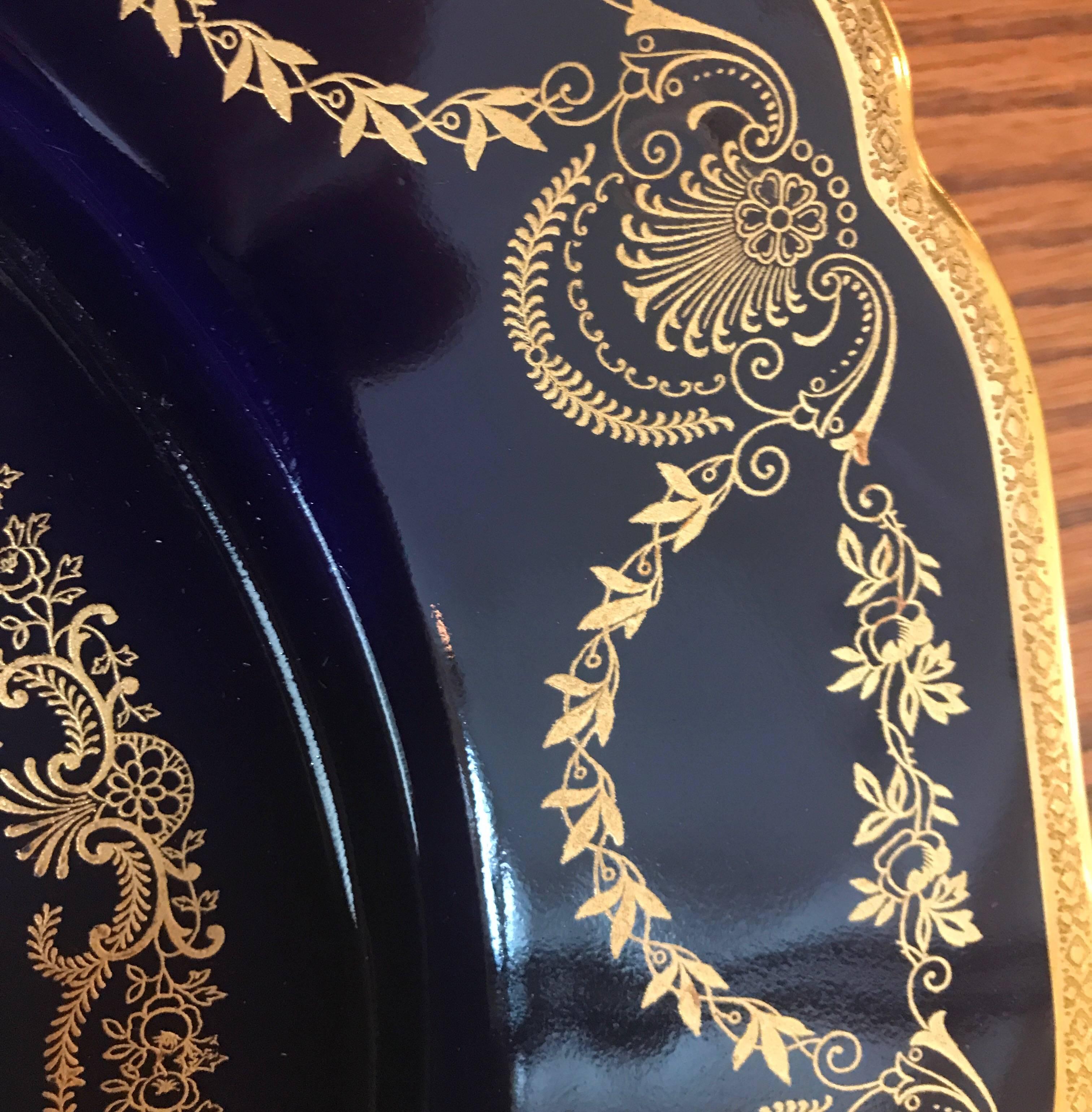 Sumptuous Set of Ten Cobalt and Gold Service Dinner Plates In Excellent Condition In Lambertville, NJ