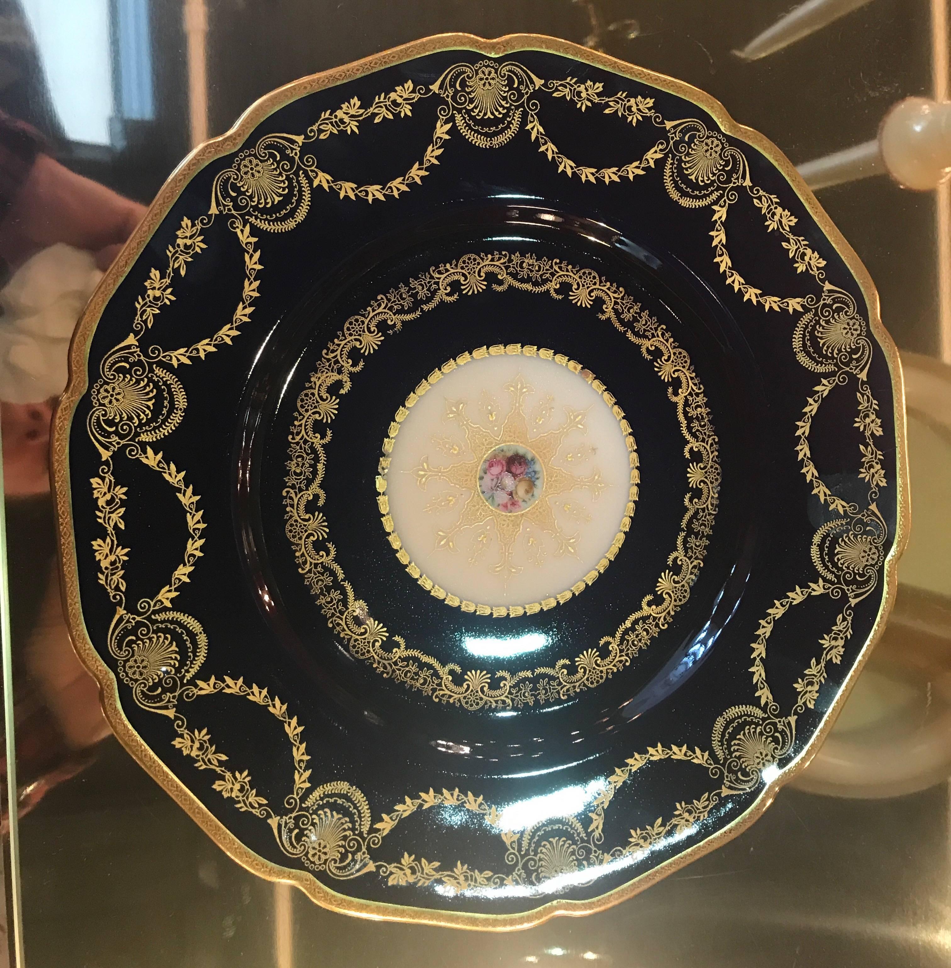 Sumptuous Set of Ten Cobalt and Gold Service Dinner Plates 2