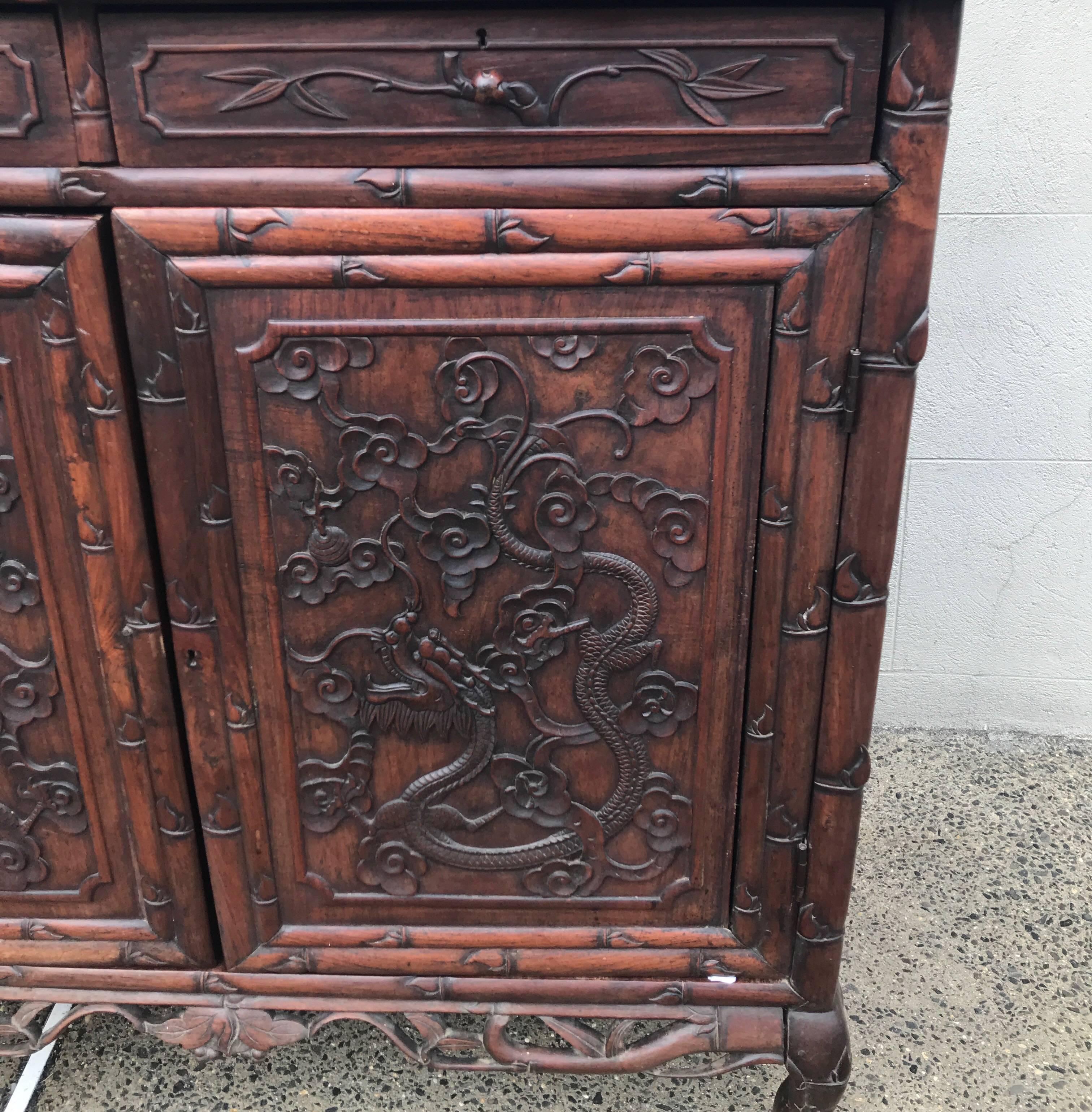 Antique 19th Century Chinese Cabinet In Good Condition In Lambertville, NJ