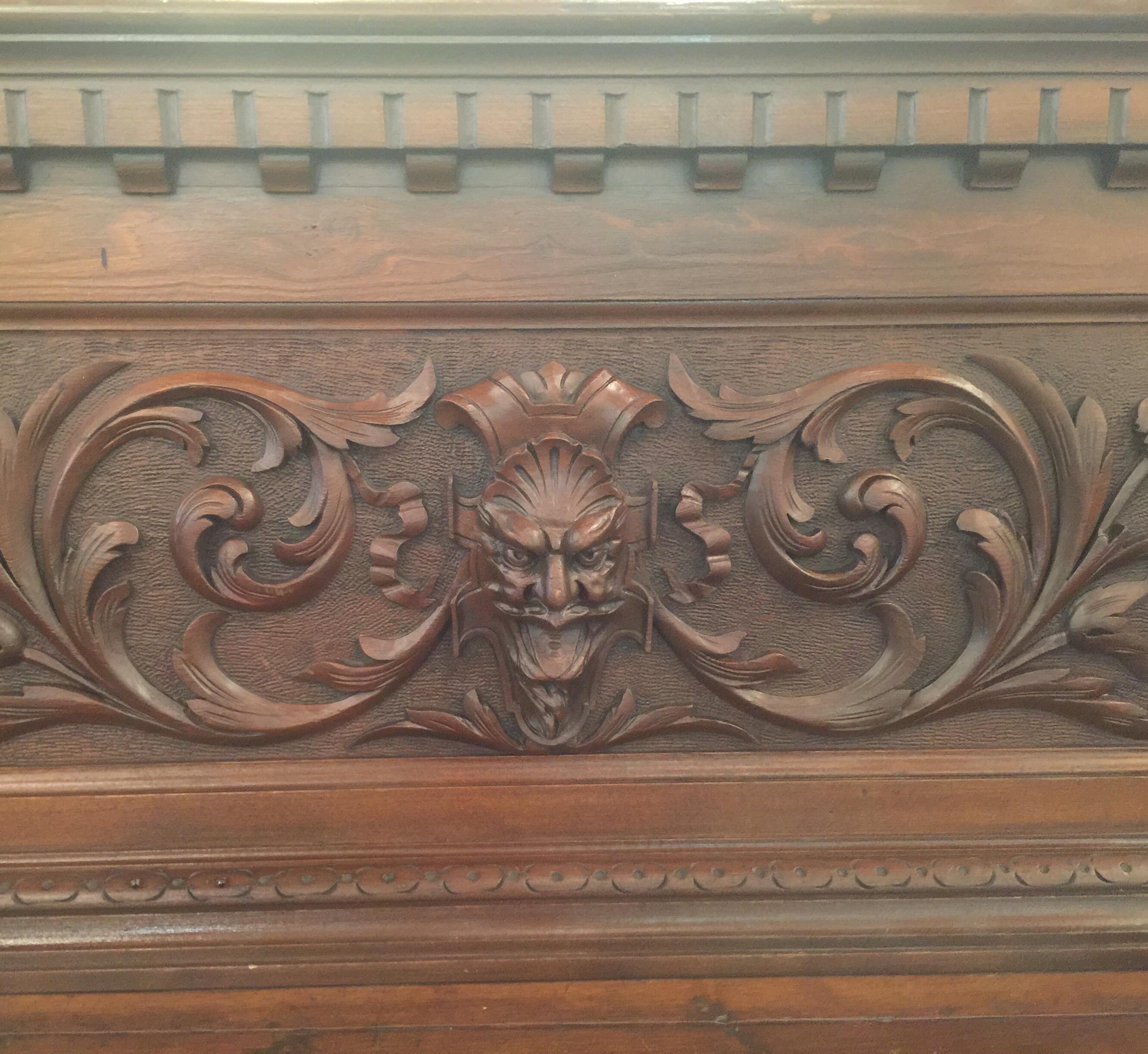 Renaissance Hand Carved Gothic European Walnut Hall Bench with Griffins, circa Late 1800s