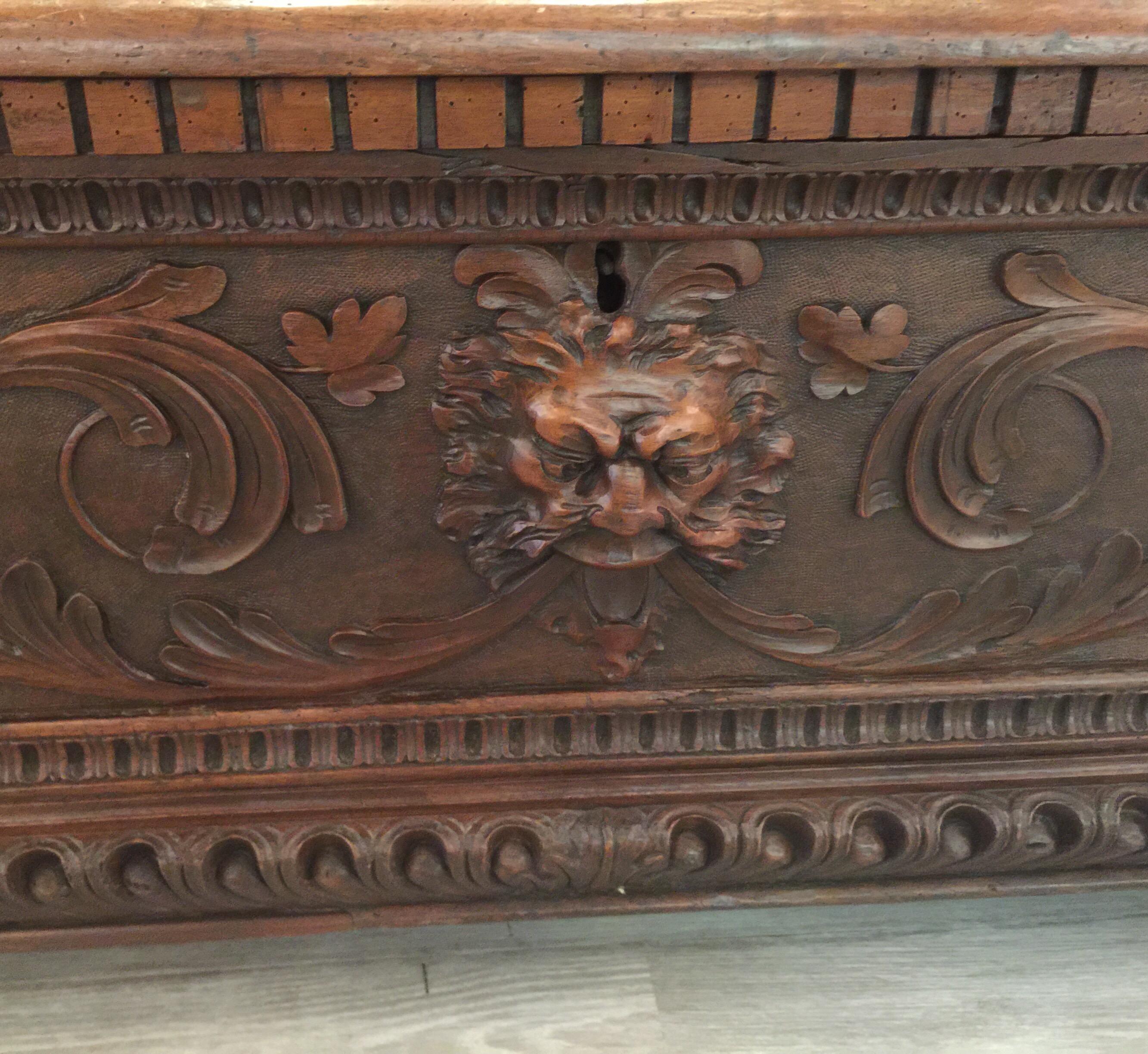 English Hand Carved Gothic European Walnut Hall Bench with Griffins, circa Late 1800s