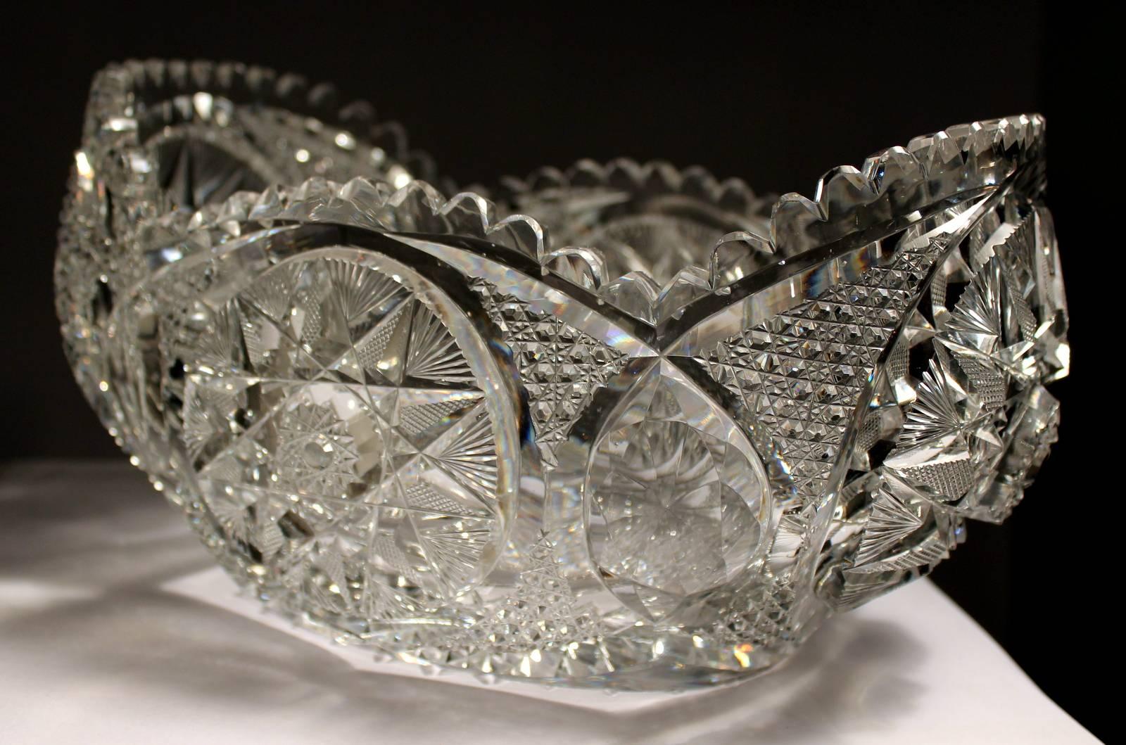 Cut Glass 19th Century American Cut-Glass Center Bowl