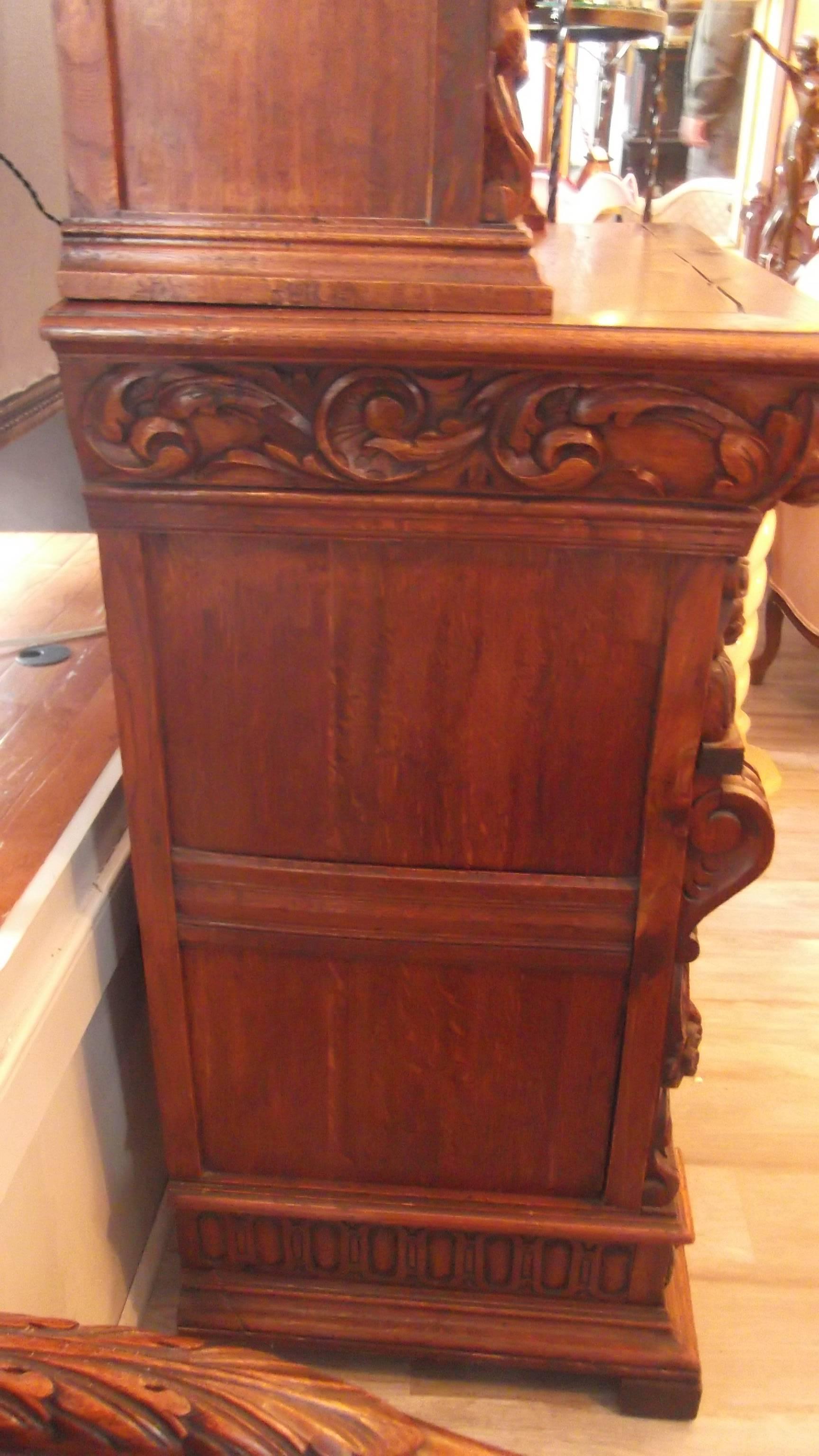 19th Century Hand-Carved Display Cabinet In Excellent Condition In Lambertville, NJ